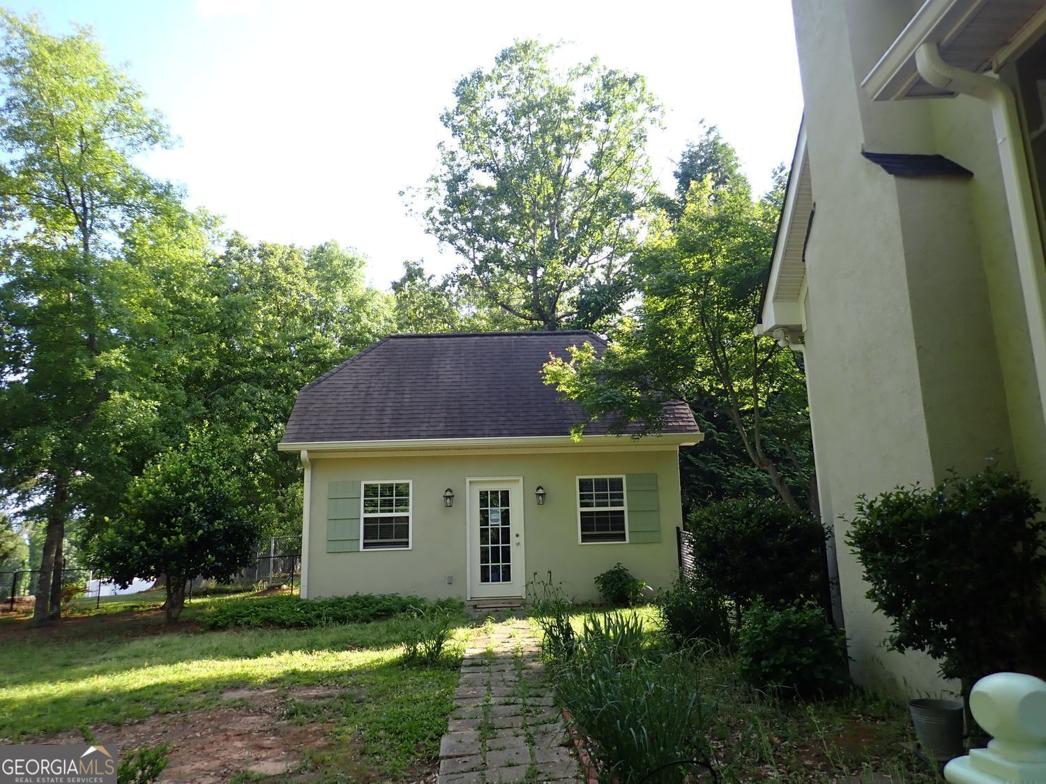 Barnesville, Georgia, 30204, United States, 2 Bedrooms Bedrooms, ,3 BathroomsBathrooms,Residential,For Sale,1910372