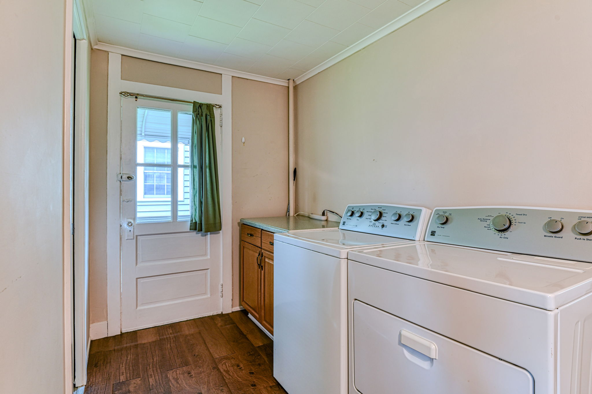 Monmouth, Ocean Township, New Jersey, 07712, United States, 4 Bedrooms Bedrooms, ,2 BathroomsBathrooms,Residential,For Sale,1894295