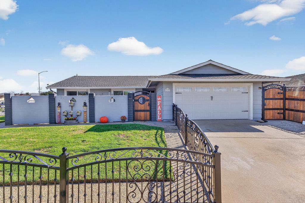 Salinas, California, 93906, United States, 3 Bedrooms Bedrooms, ,2 BathroomsBathrooms,Residential,For Sale,2008561