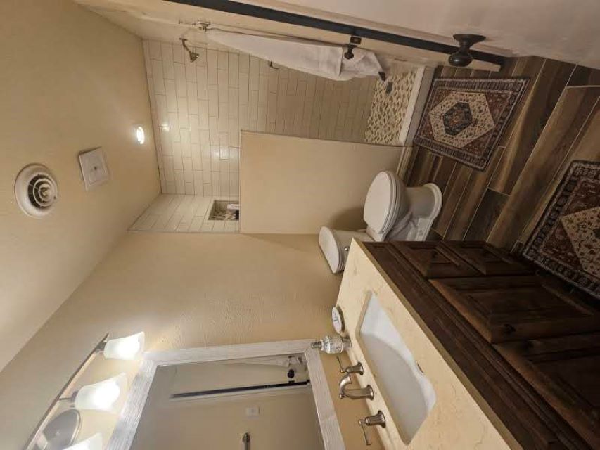 Carlsbad, New Mexico, 88220, United States, 5 Bedrooms Bedrooms, ,5 BathroomsBathrooms,Residential,For Sale,1984272