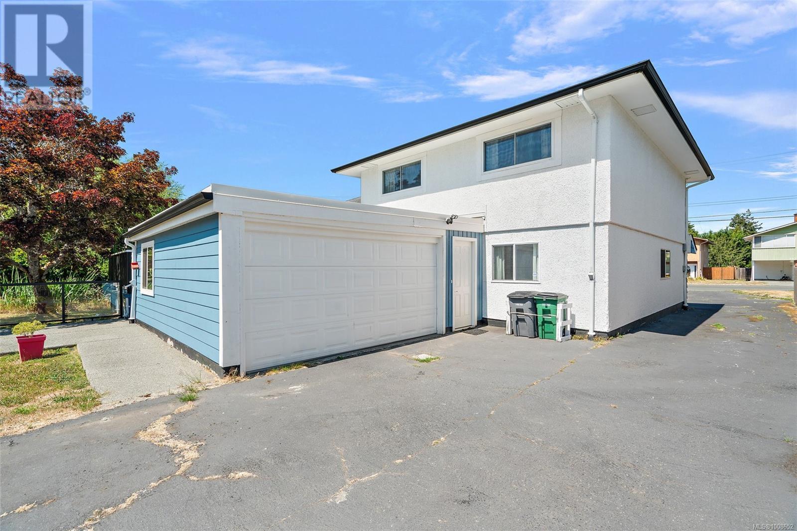 SAANICH, British Columbia, V8N 2E2, CA, 4 Bedrooms Bedrooms, ,3 BathroomsBathrooms,Residential,For Sale,1950351