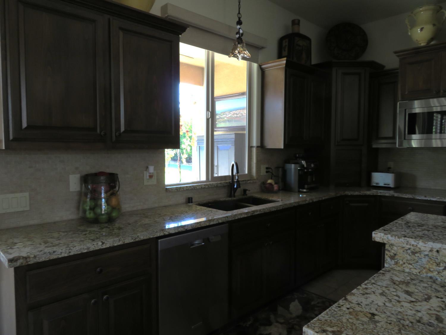 Oakdale, California, 95361, United States, 3 Bedrooms Bedrooms, ,4 BathroomsBathrooms,Residential,For Sale,1905843