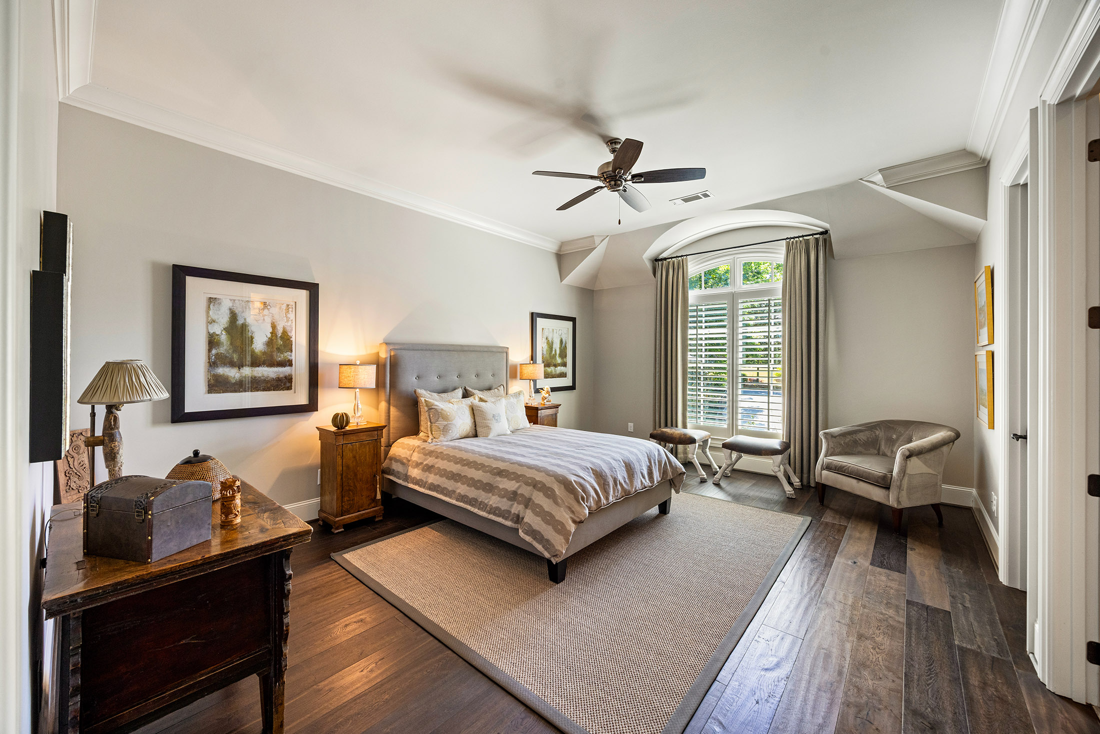 Buckhead Estate Pairs Architectural Presence with Richly Layered Interiors - 物件實景