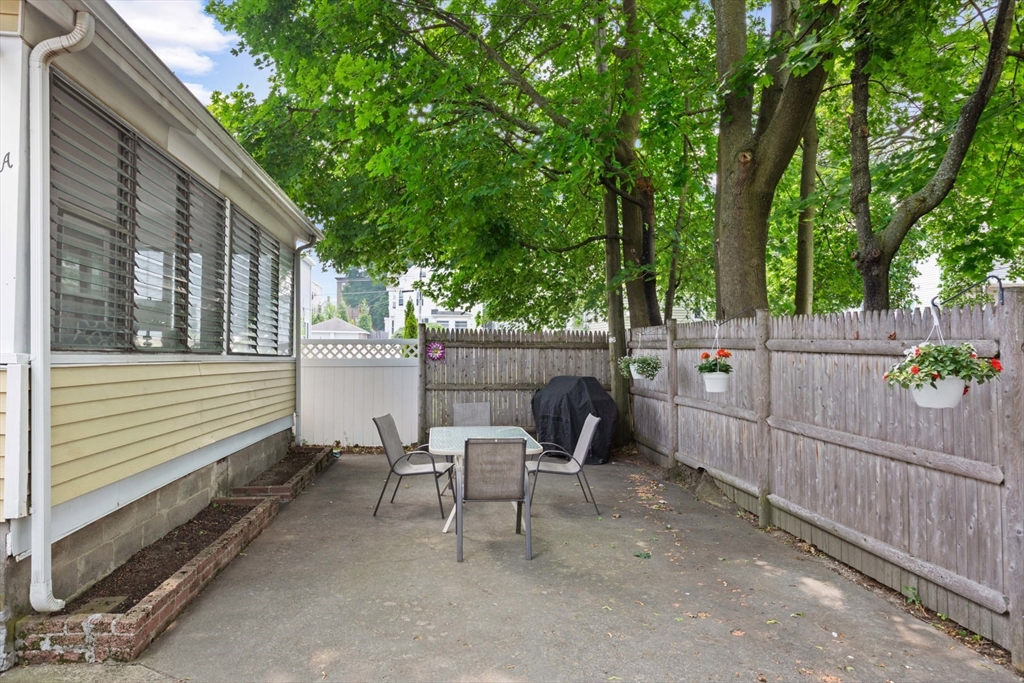 Medford, Massachusetts, 02155, United States, 3 Bedrooms Bedrooms, ,2 BathroomsBathrooms,Residential,For Sale,1923943