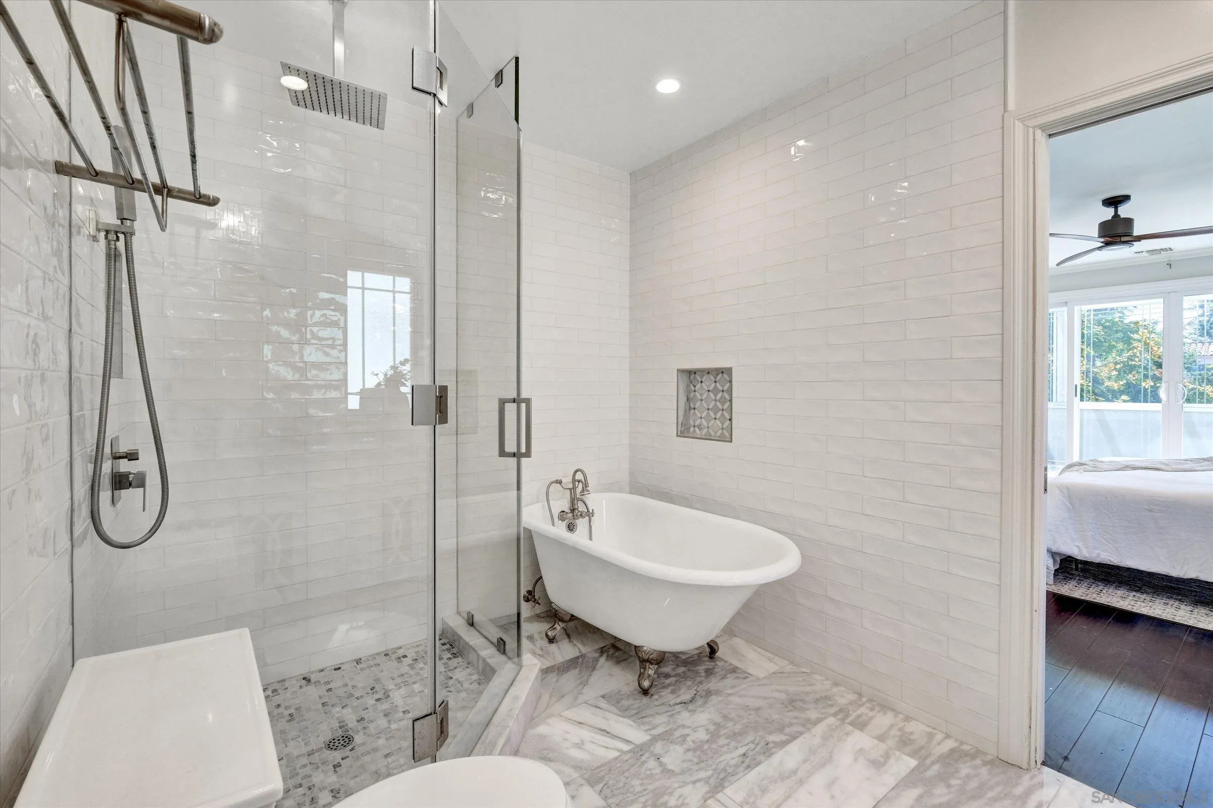 Los Angeles, California, 90027, United States, 4 Bedrooms Bedrooms, ,4 BathroomsBathrooms,Residential,For Sale,1924744