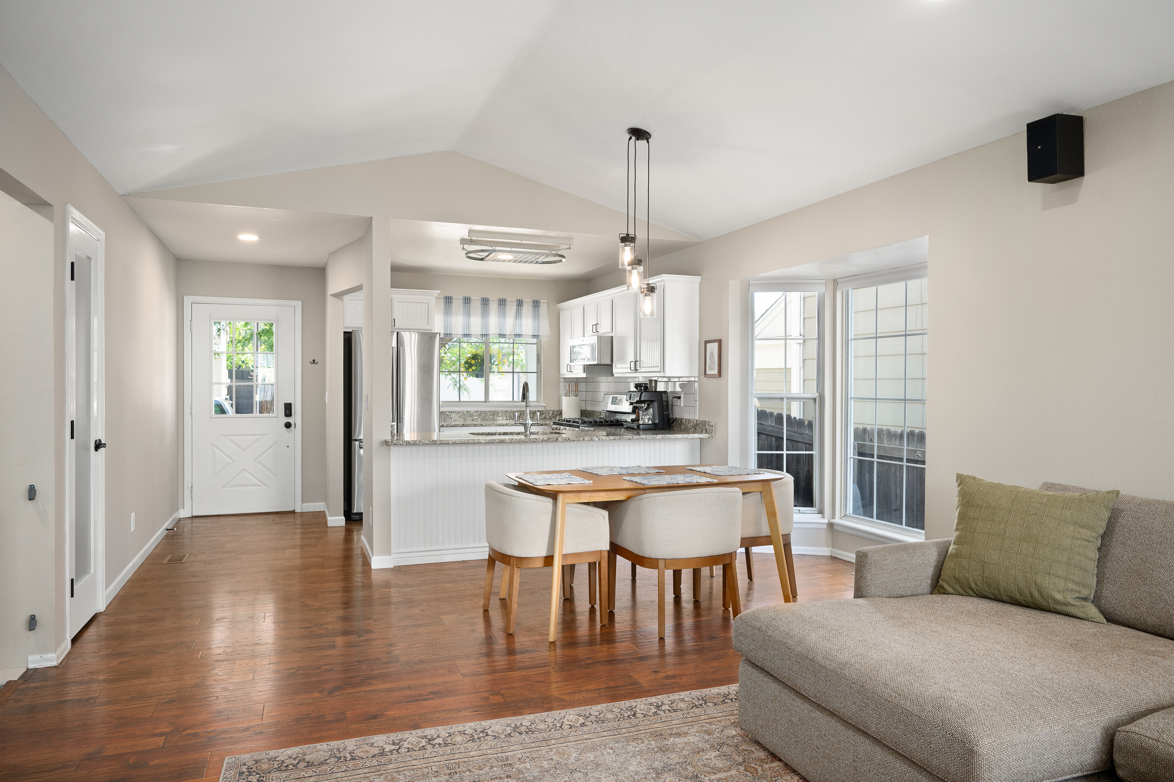  Delightful and Move-In Ready - 物件實景