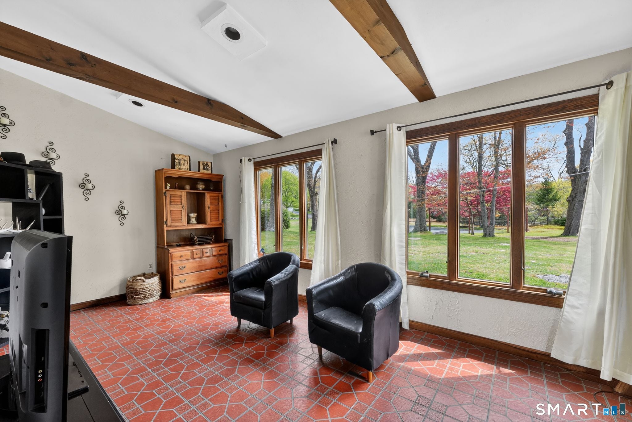 Tolland, Connecticut, 06084, United States, 3 Bedrooms Bedrooms, ,4 BathroomsBathrooms,Residential,For Sale,2043401