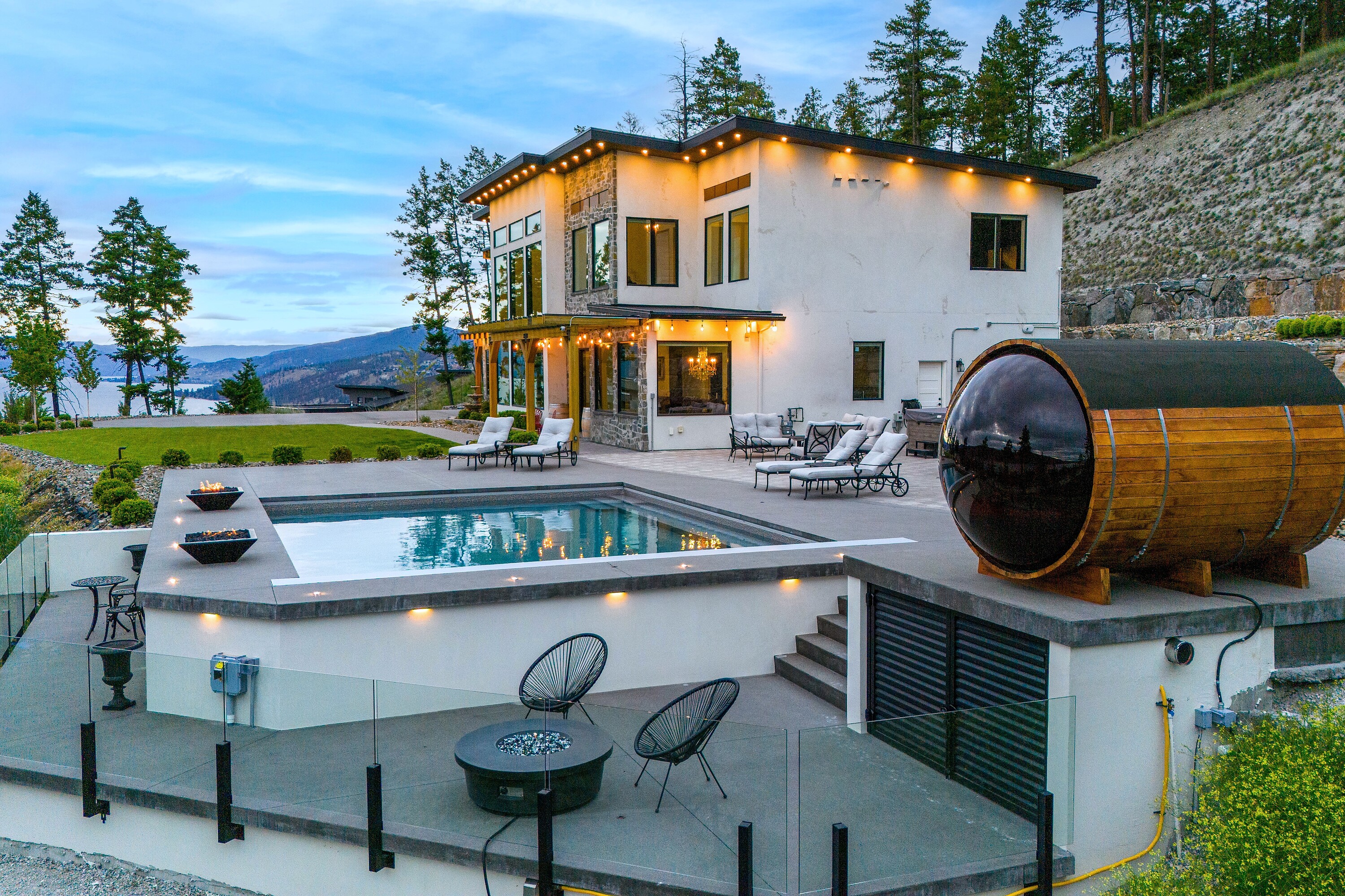  Gated Lake View Estate - 物件實景