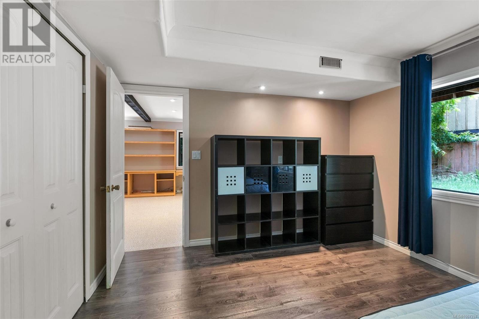 SAANICH, British Columbia, V8Y 1A9, CA, 4 Bedrooms Bedrooms, ,3 BathroomsBathrooms,Residential,For Sale,1901029