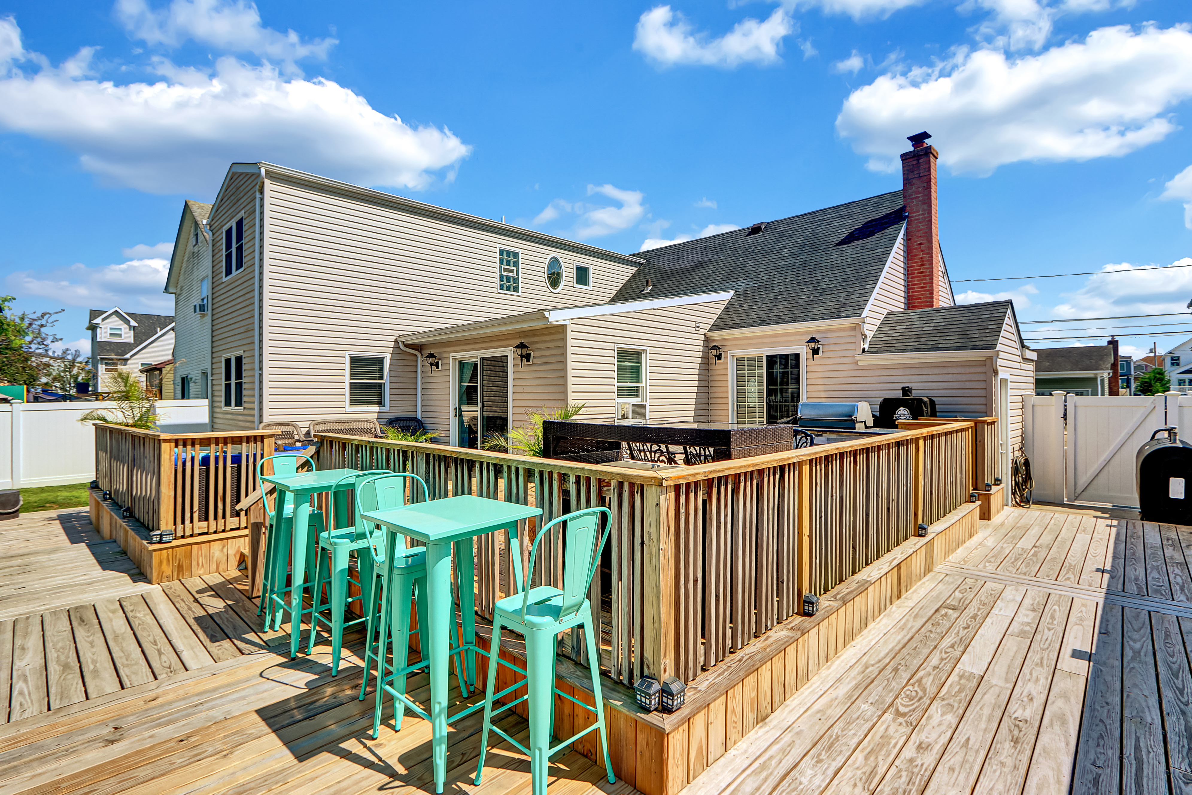 Babylon, New York, 11702, United States, 4 Bedrooms Bedrooms, ,2 BathroomsBathrooms,Residential,For Sale,1921304