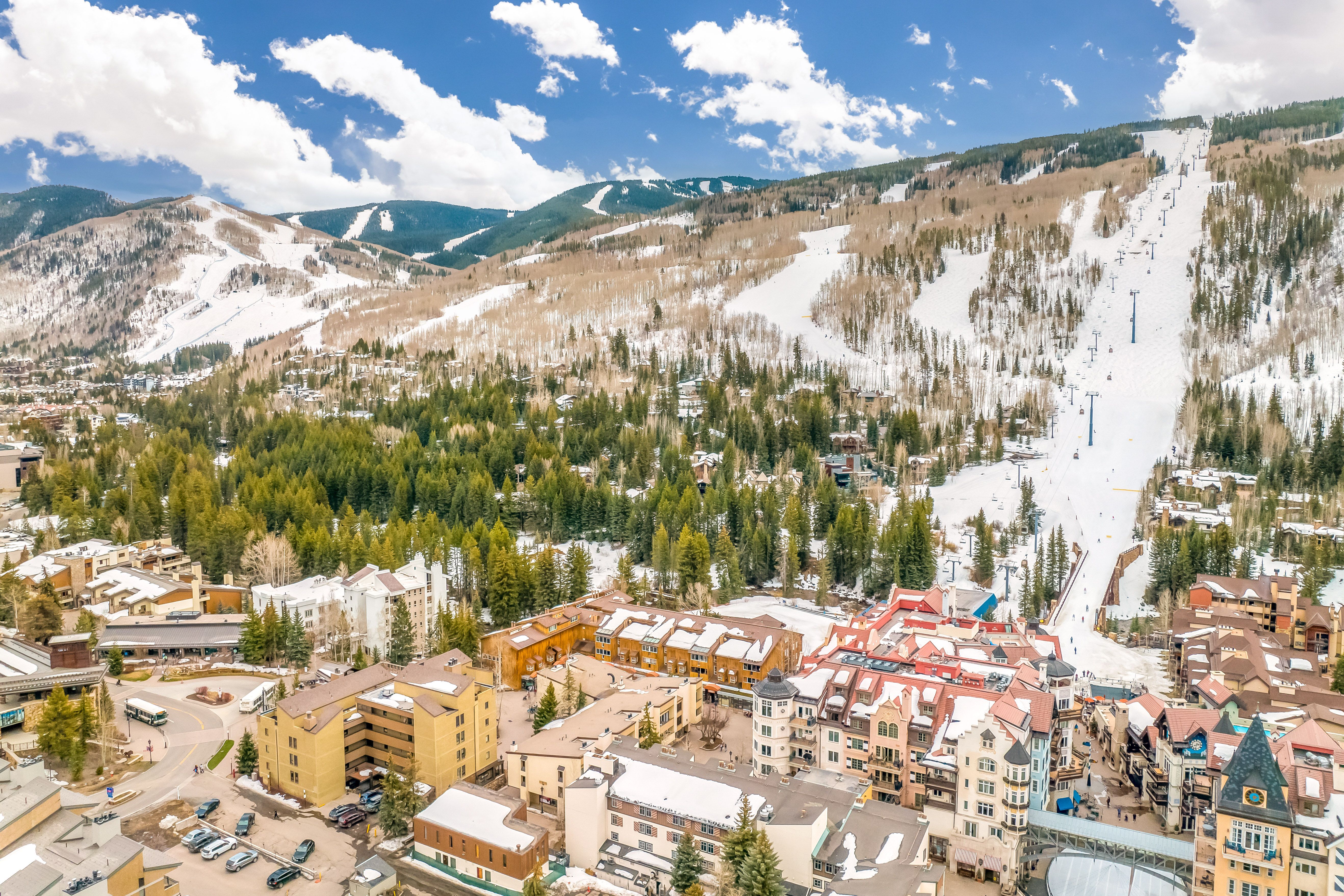  Turnkey, Beautifully Renovated, Single Fourth-Floor View of the Ski Slopes - 物件實景