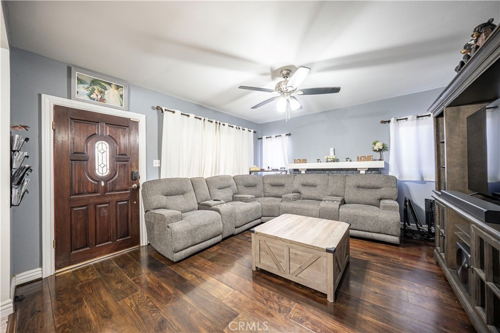 Los Angeles, California, 90011, United States, 4 Bedrooms Bedrooms, ,3 BathroomsBathrooms,Residential,For Sale,1984518