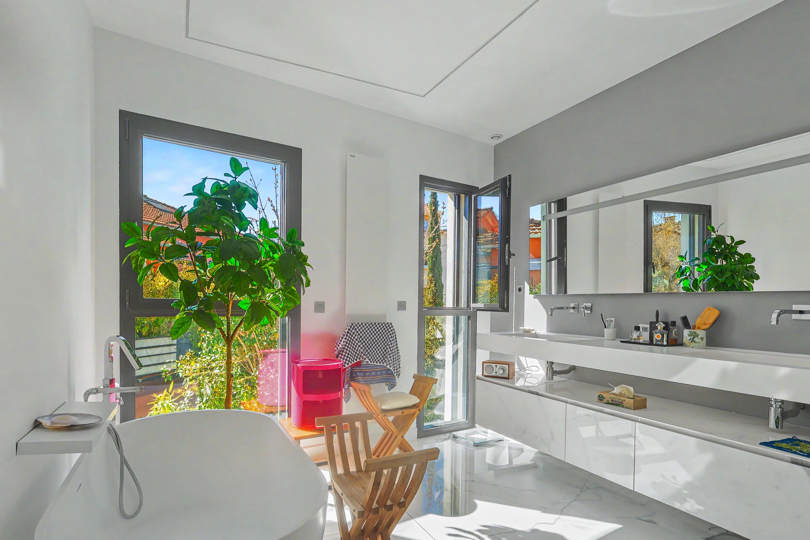  Aix-en-Provence — Contemporary House with Pool, Garden and Parking within Walki… - 物件實景