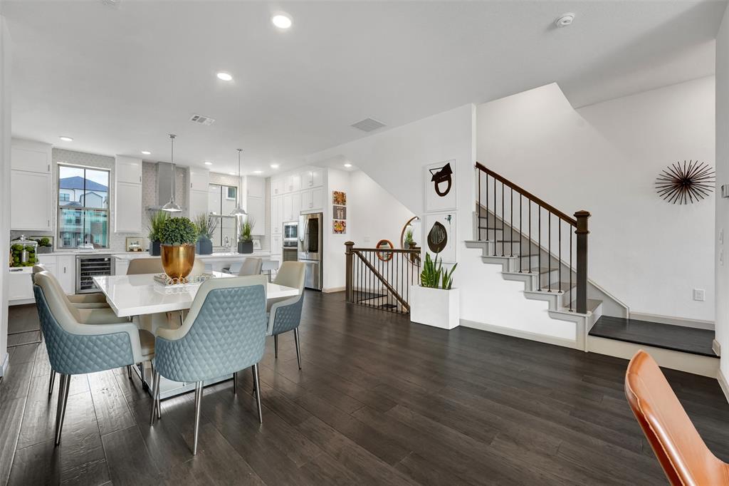 Dallas, Texas, 75212, United States, 3 Bedrooms Bedrooms, ,4 BathroomsBathrooms,Residential,For Sale,1897379