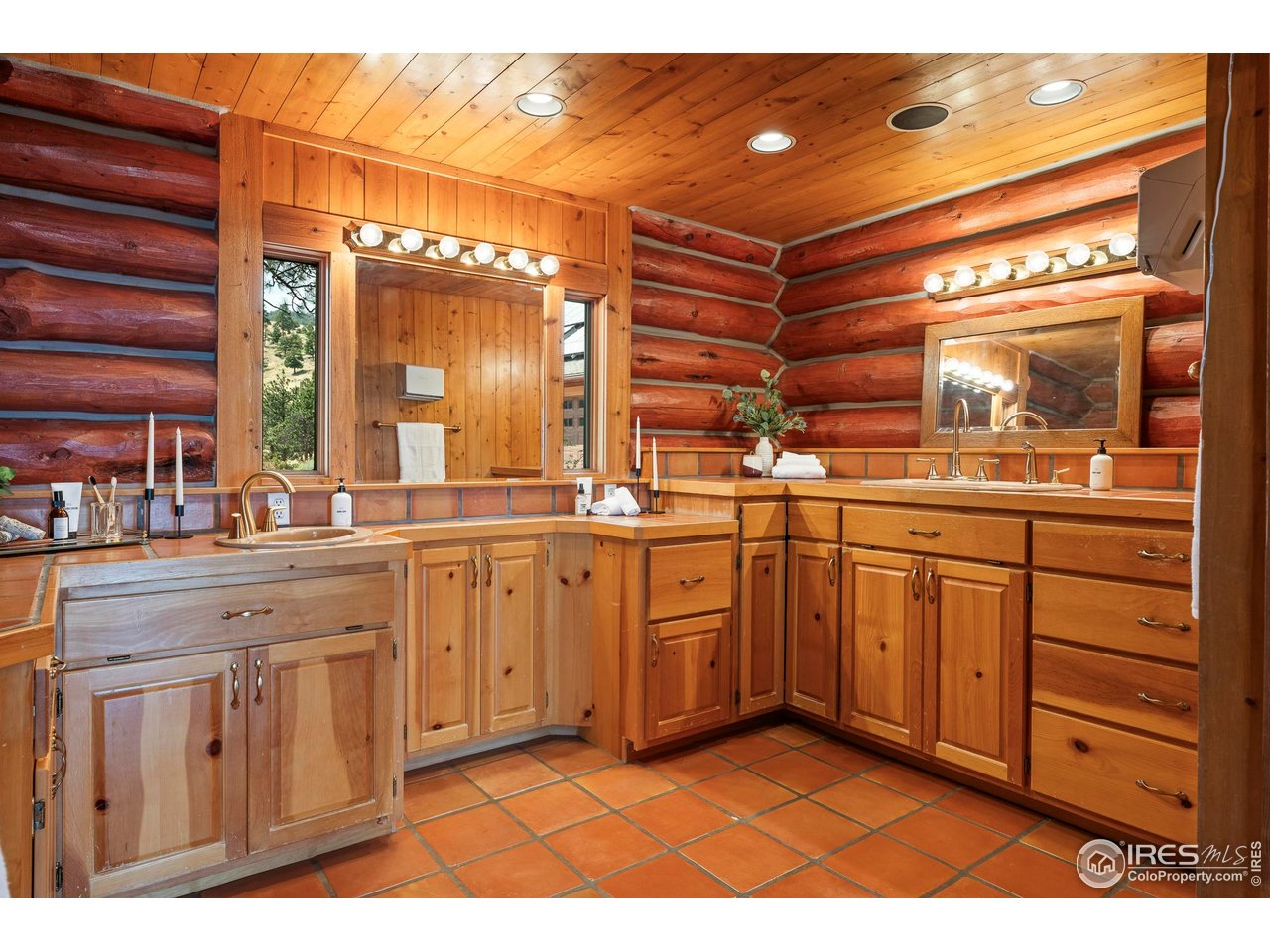 Boulder, Colorado, 80302, United States, 5 Bedrooms Bedrooms, ,7 BathroomsBathrooms,Residential,For Sale,1993431