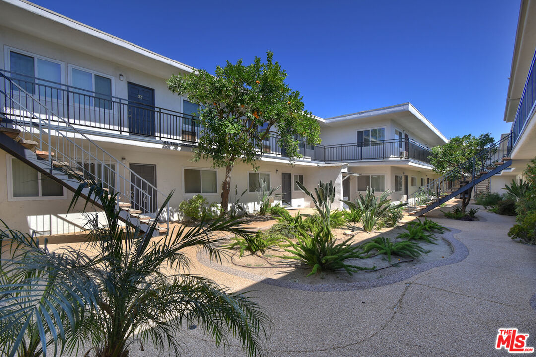Northridge, California, 91325, United States, 41 Bedrooms Bedrooms, ,Residential,For Sale,1877595