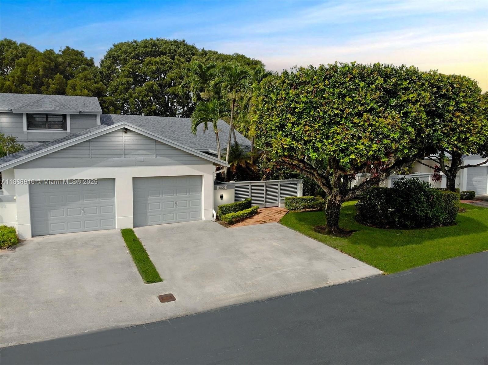 Doral, Florida, 33178, United States, 2 Bedrooms Bedrooms, ,2 BathroomsBathrooms,Residential,For Sale,1975384