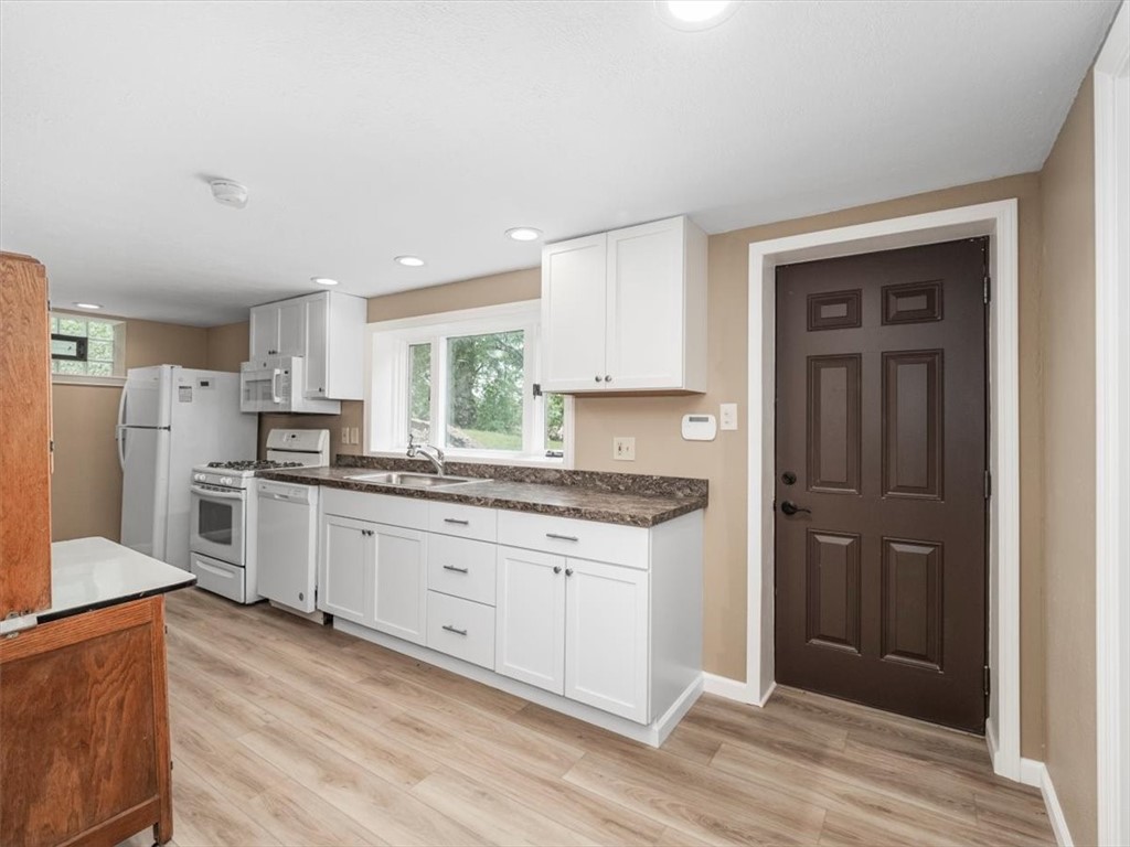 Center Twp, Pennsylvania, 15061, United States, 3 Bedrooms Bedrooms, ,3 BathroomsBathrooms,Residential,For Sale,1883463