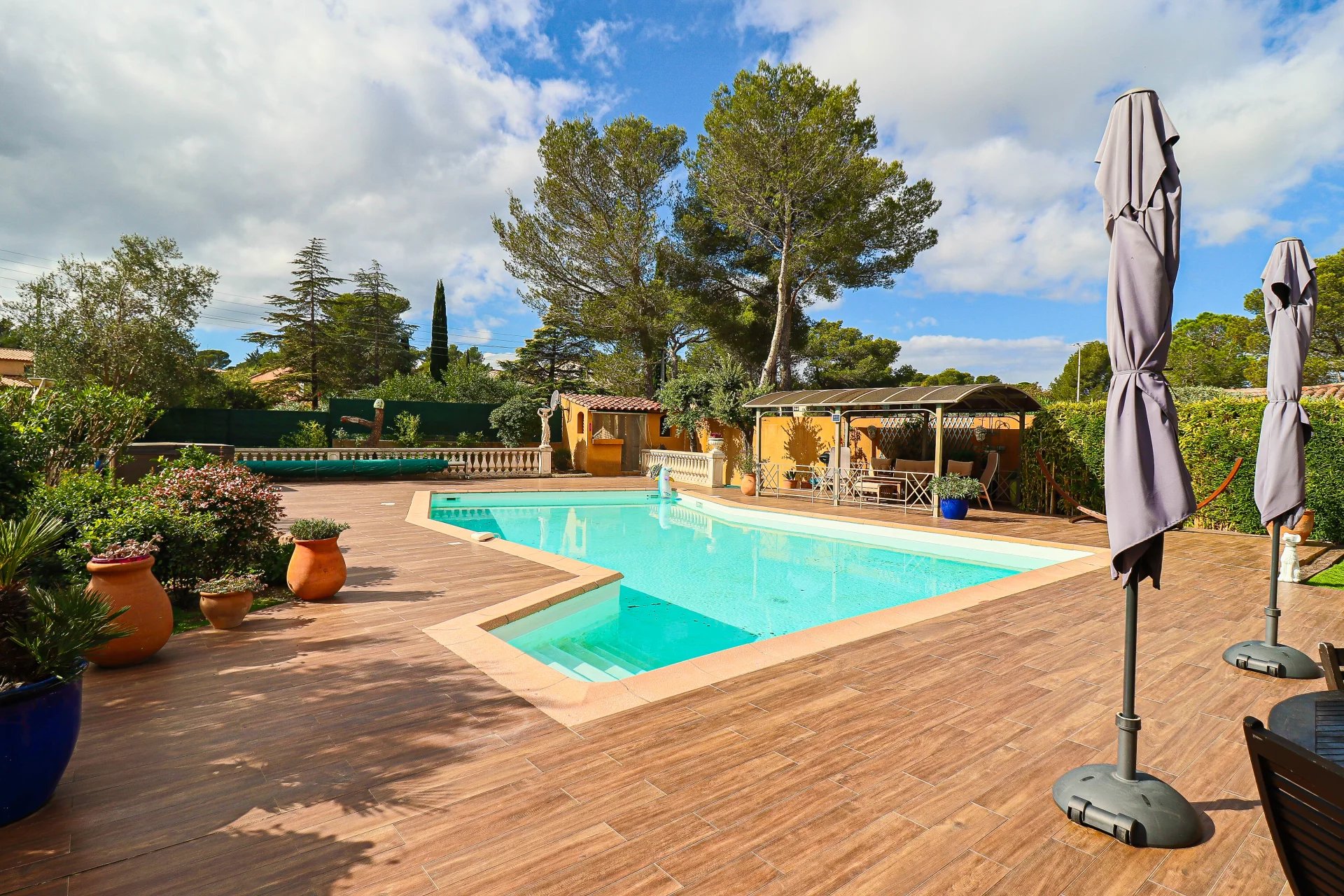 Saint-Raphaël, Provence-Alpes-Côte d’Azur, 83700, FR, 4 Bedrooms Bedrooms, ,Residential,For Sale,1994495