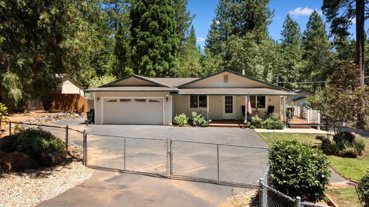 Grass Valley, California, 95949, United States, 3 Bedrooms Bedrooms, ,3 BathroomsBathrooms,Residential,For Sale,1928766