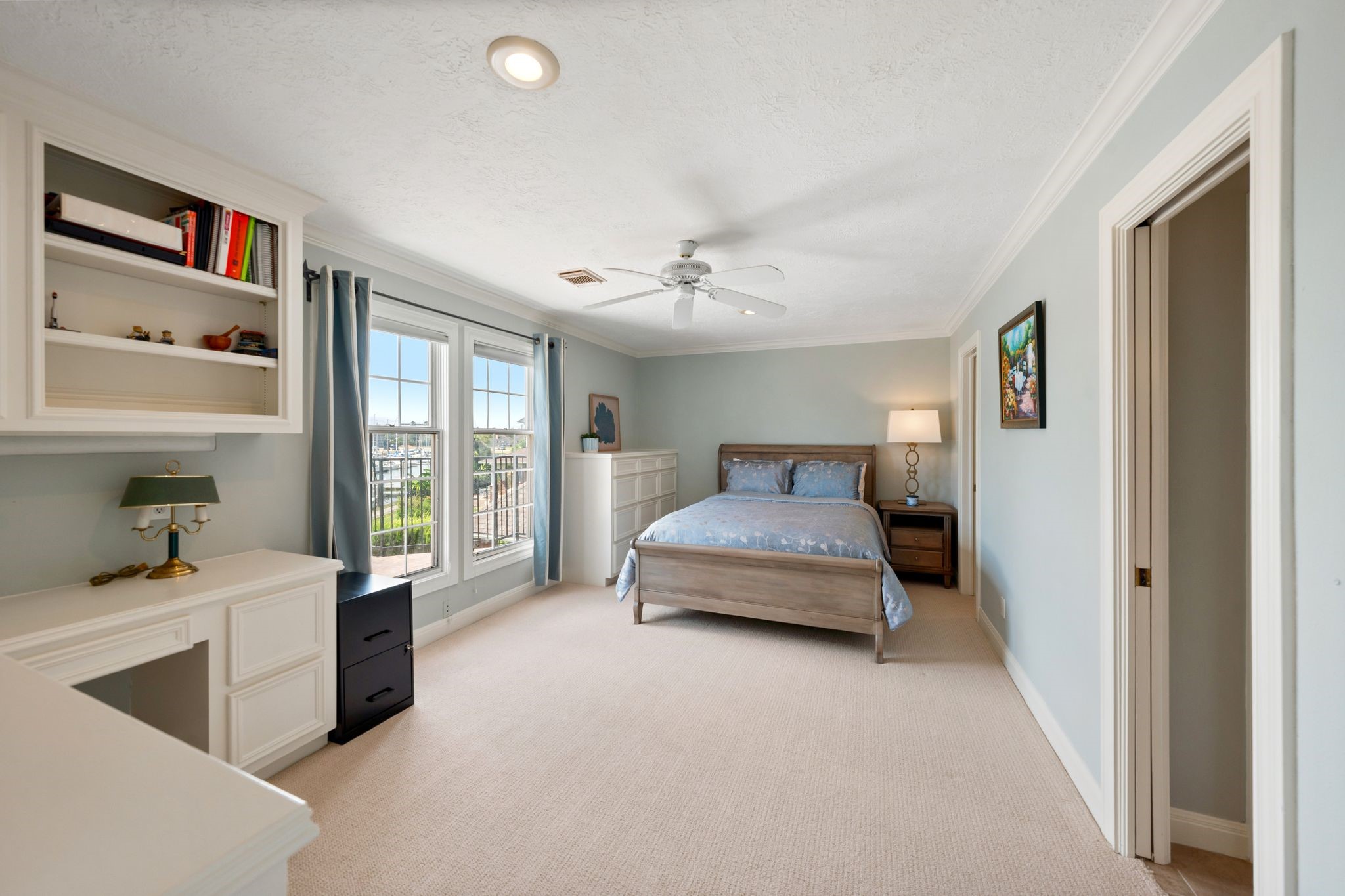  2207 Twin Oaks Boulevard - 物件實景