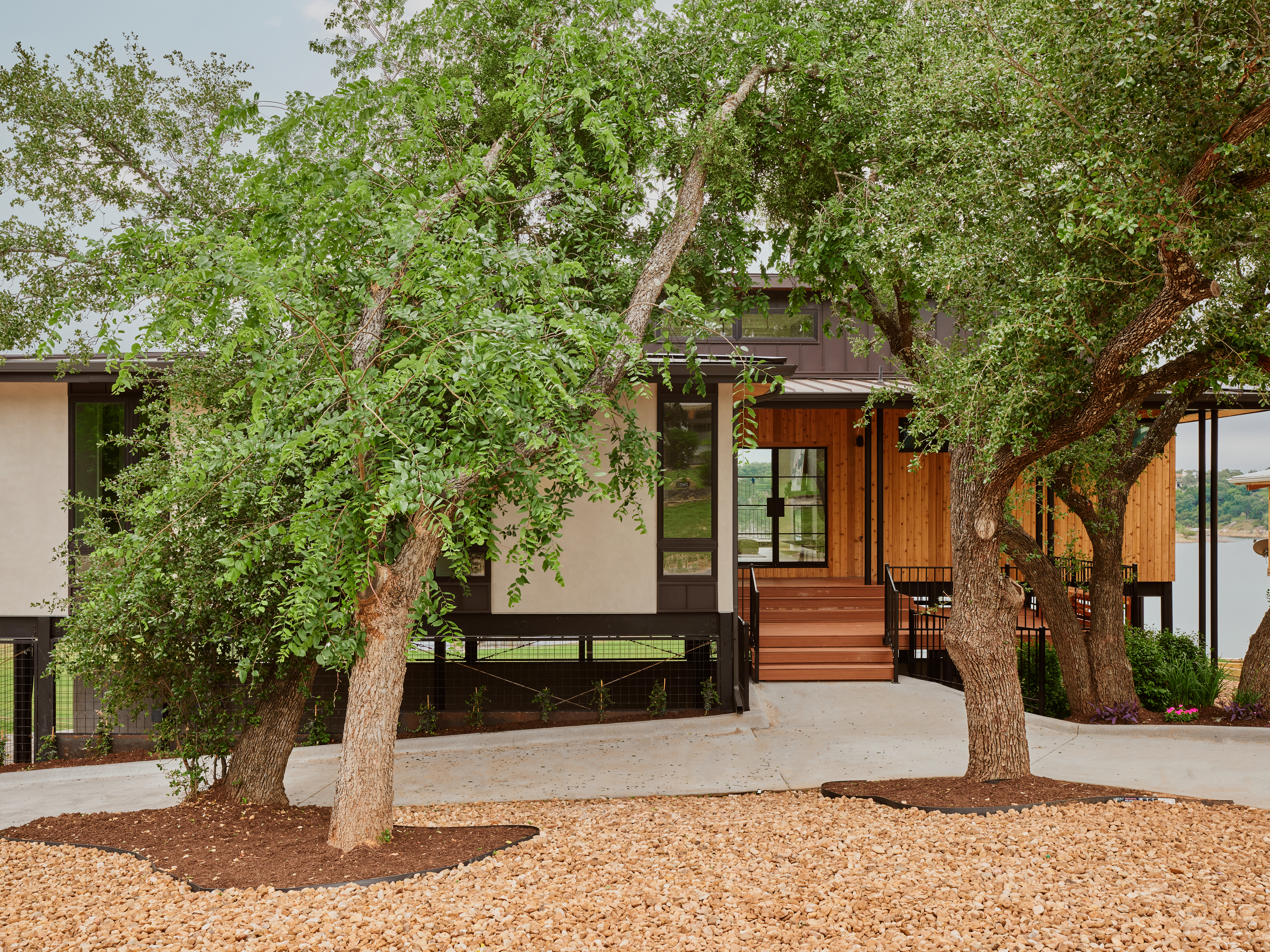  Architectural Elegance Meets Lakeside Living  25623 Singleton Dr, Marble Falls - 物件實景