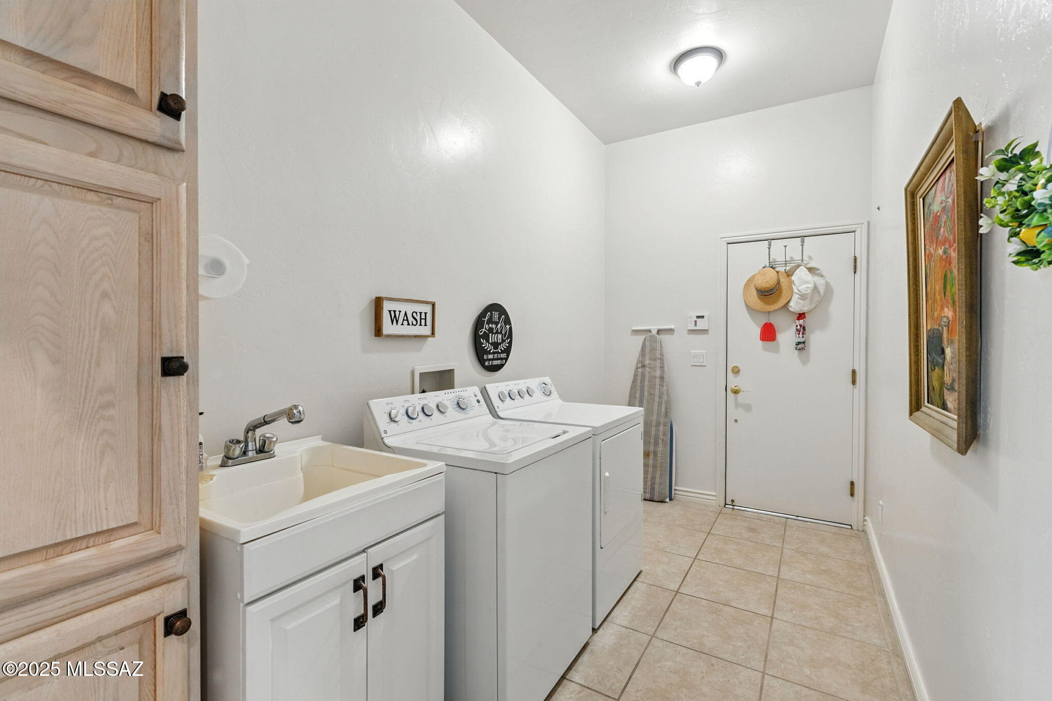 Oro Valley, Arizona, 85755, United States, 3 Bedrooms Bedrooms, ,2 BathroomsBathrooms,Residential,For Sale,1919656