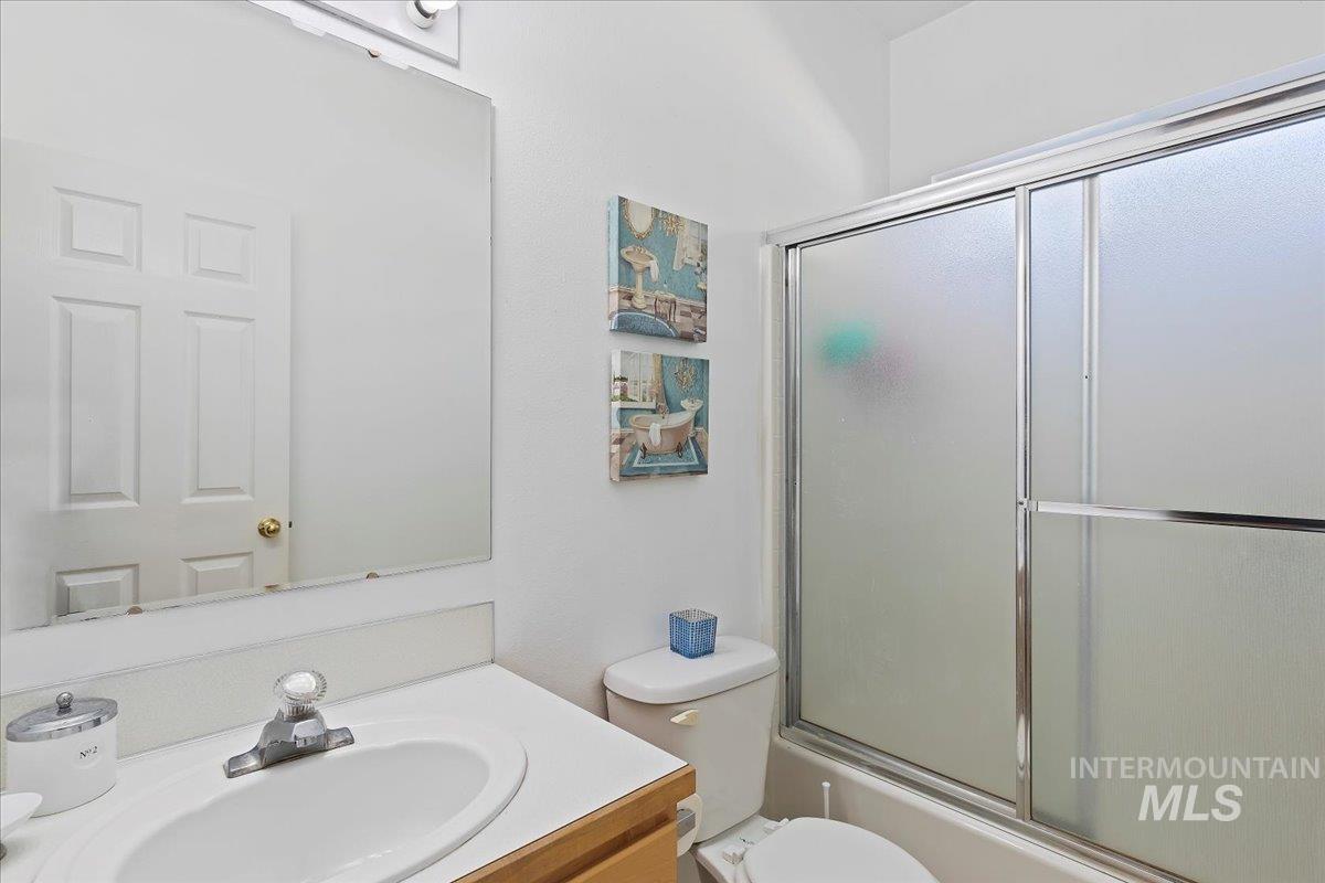 Nampa, Idaho, 83686-8635, United States, 4 Bedrooms Bedrooms, ,4 BathroomsBathrooms,Residential,For Sale,1907739