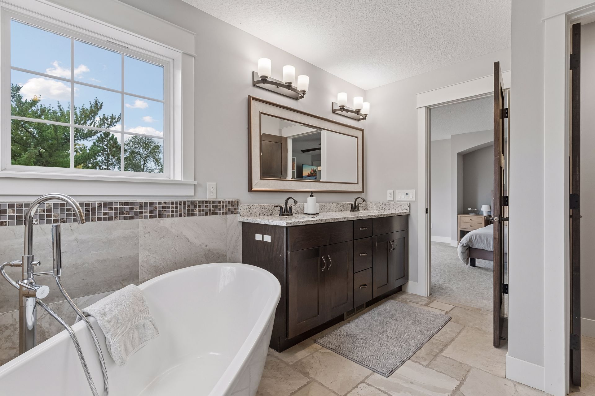  Modern Comfort Surrounded by Minnetonka Woodlands - 物件實景