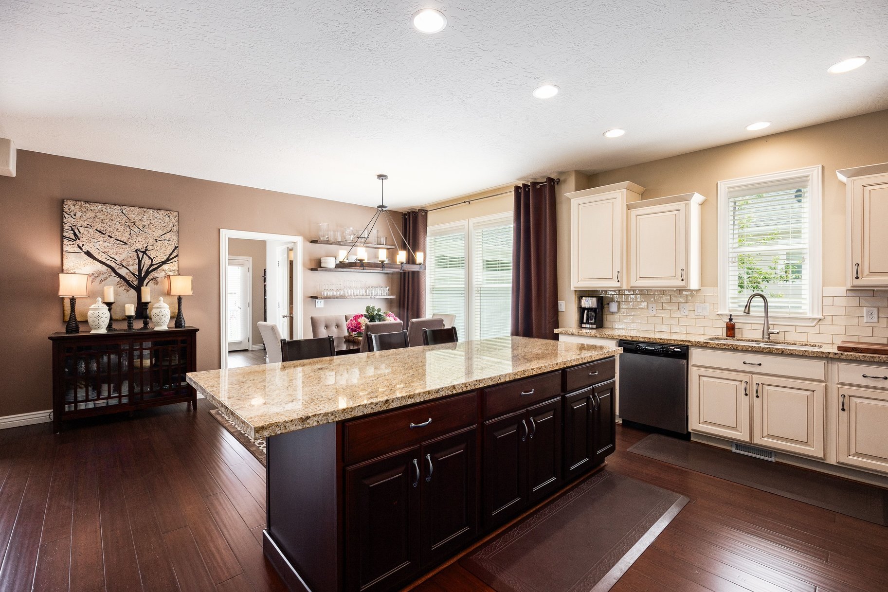  Rare North Shore Gem on One of Daybreak