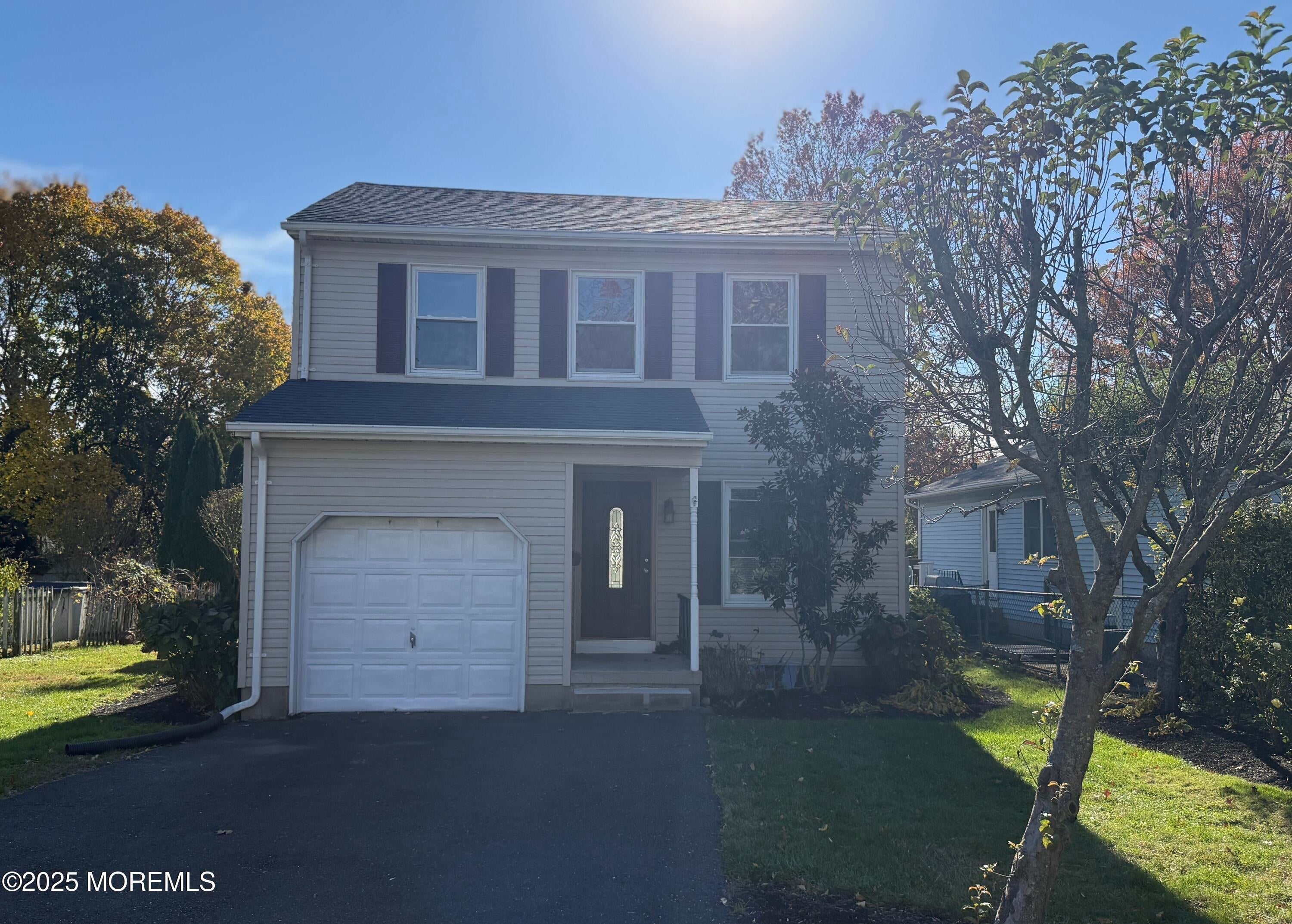 Freehold, New Jersey, 07728, United States, 3 Bedrooms Bedrooms, ,2 BathroomsBathrooms,Residential,For Sale,1990180