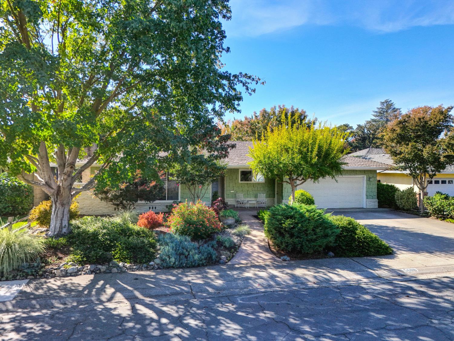 Sacramento, California, 95819, United States, 3 Bedrooms Bedrooms, ,2 BathroomsBathrooms,Residential,For Sale,1987598