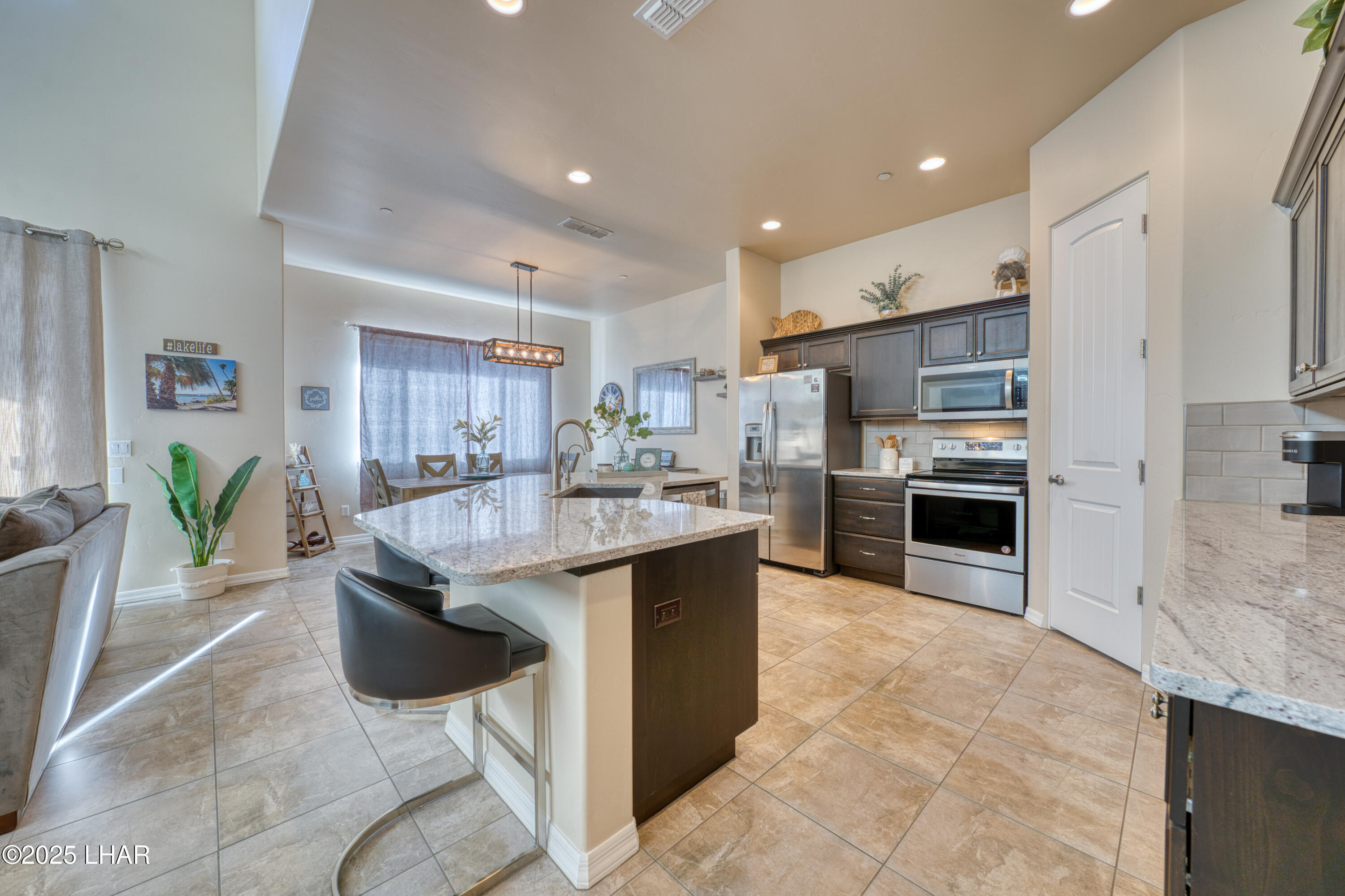 Lake Havasu City, Arizona, 86406, United States, 3 Bedrooms Bedrooms, ,2 BathroomsBathrooms,Residential,For Sale,1994362