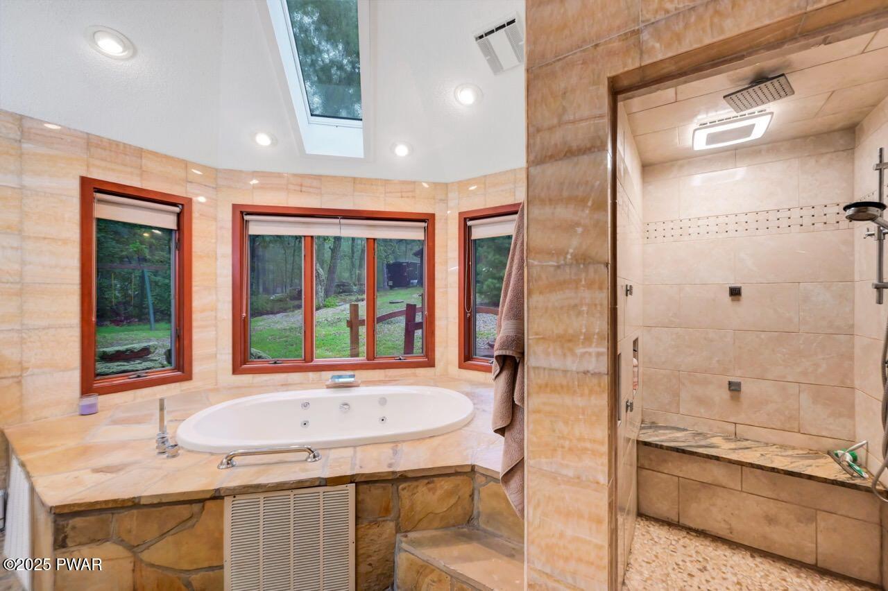 Hawley, Pennsylvania, 18428, United States, 3 Bedrooms Bedrooms, ,3 BathroomsBathrooms,Residential,For Sale,1937787