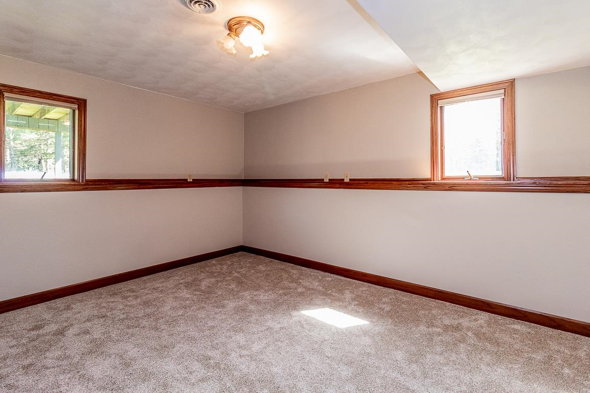 New London, Wisconsin, 54961-8021, United States, 4 Bedrooms Bedrooms, ,2 BathroomsBathrooms,Residential,For Sale,1984435