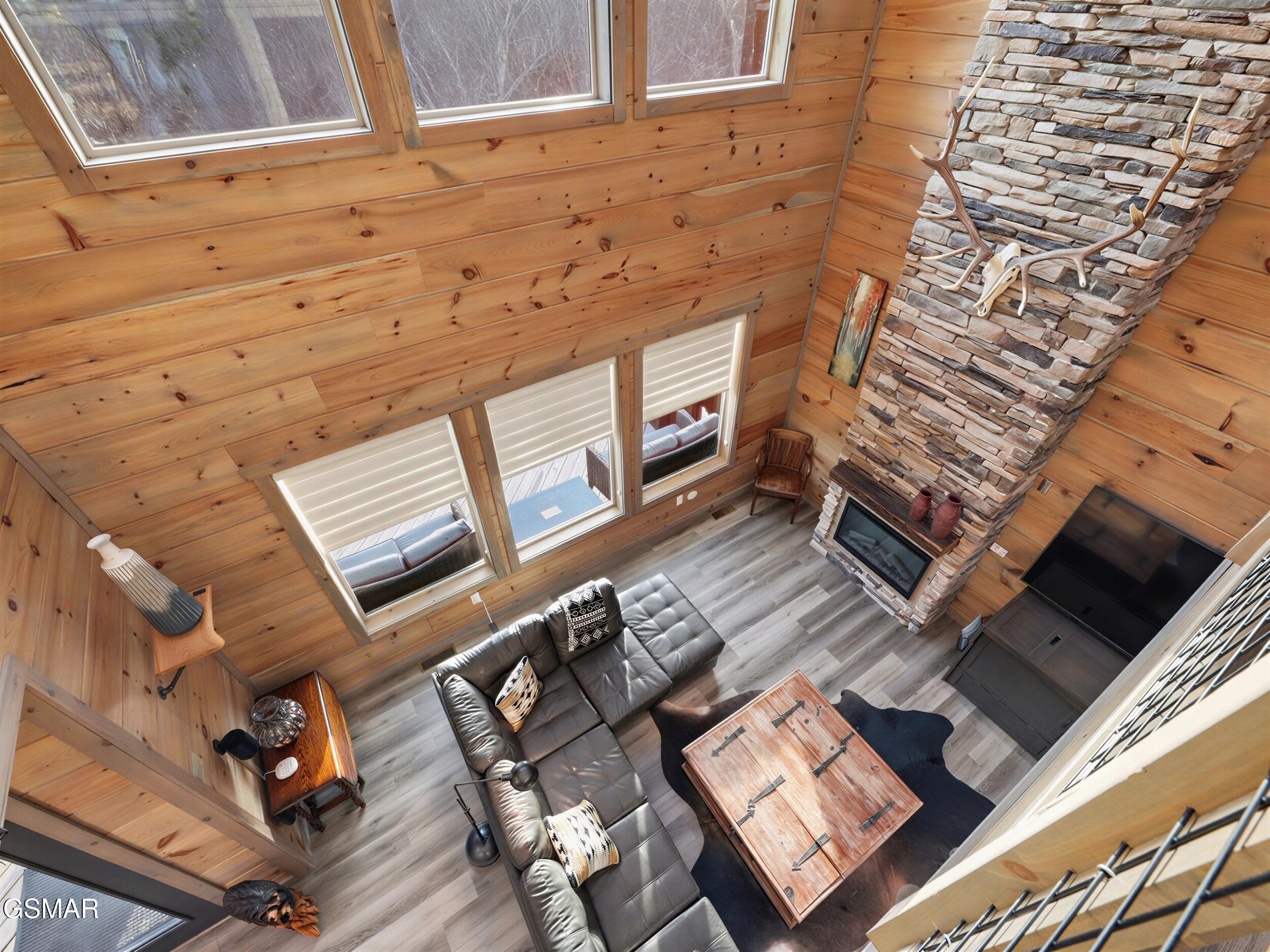Gatlinburg, Tennessee, 37738, United States, 3 Bedrooms Bedrooms, ,4 BathroomsBathrooms,Residential,For Sale,2012548