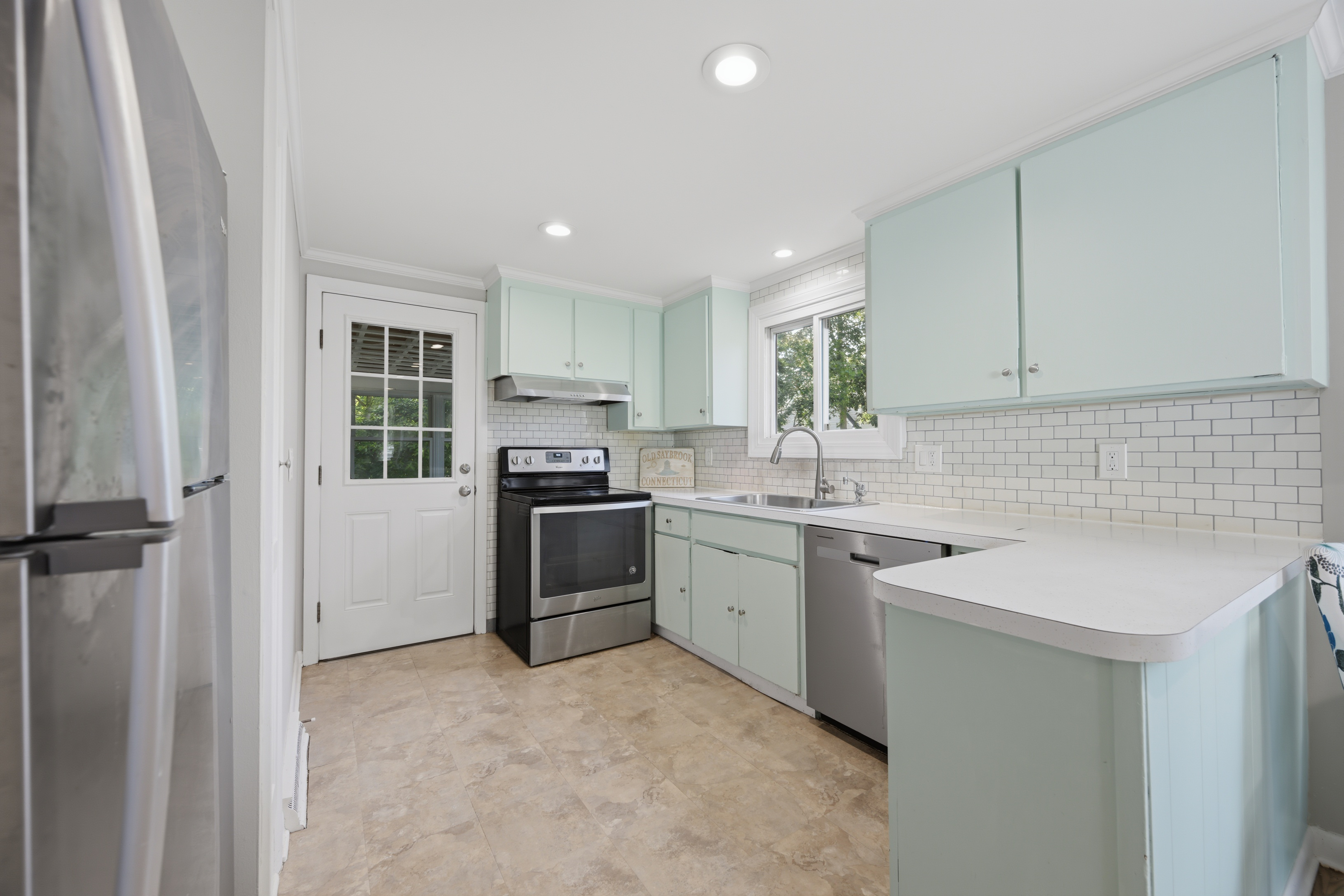  Lovely Updated Cape in Knollwood Beach Community - 物件實景