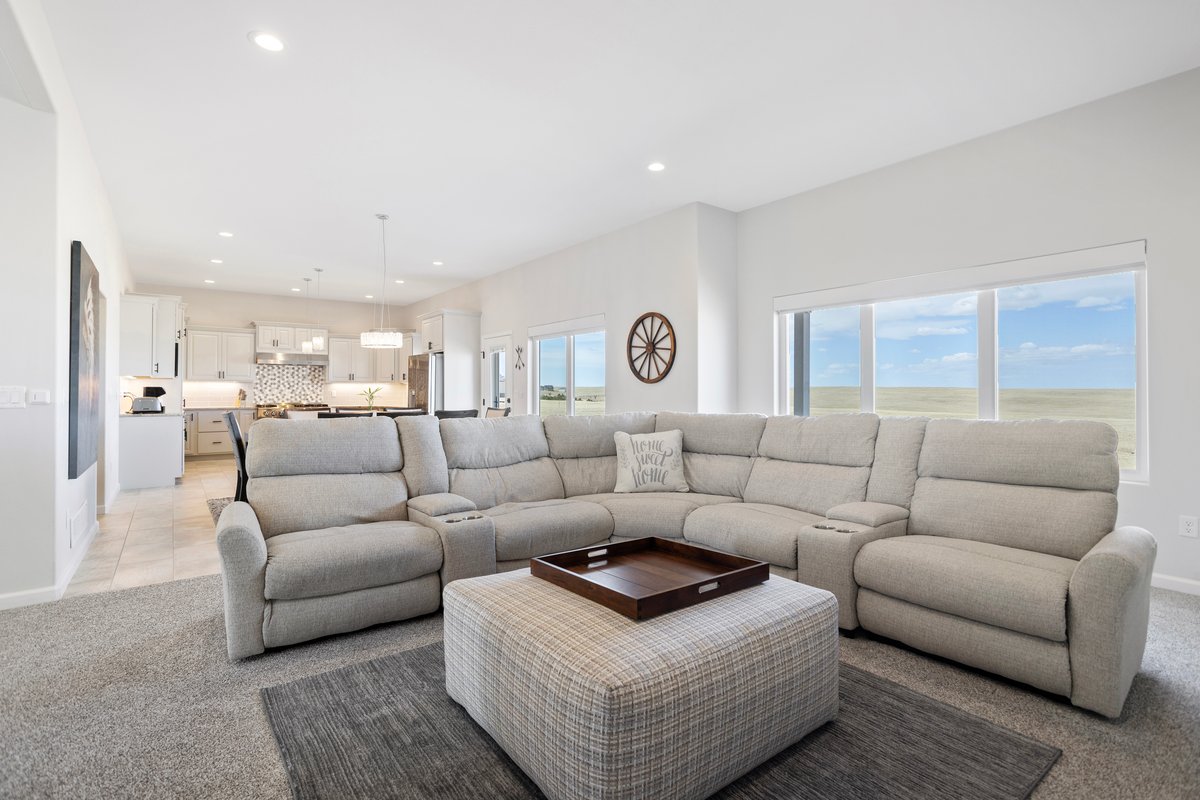 Cheyenne, Wyoming, 82009, United States, 5 Bedrooms Bedrooms, ,3 BathroomsBathrooms,Residential,For Sale,1982356