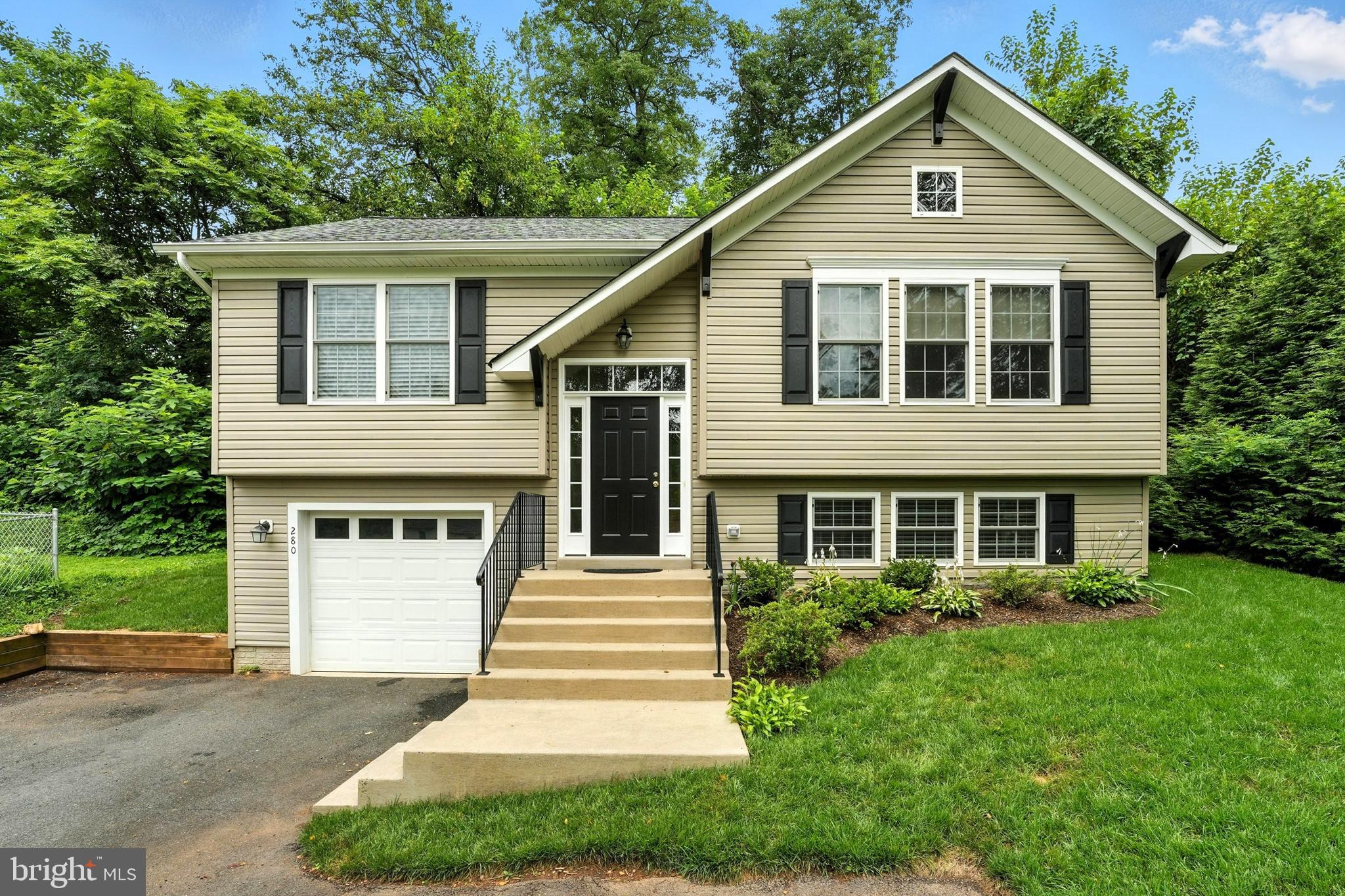 Warrenton, Virginia, 20186, United States, 3 Bedrooms Bedrooms, ,3 BathroomsBathrooms,Residential,For Sale,1930578
