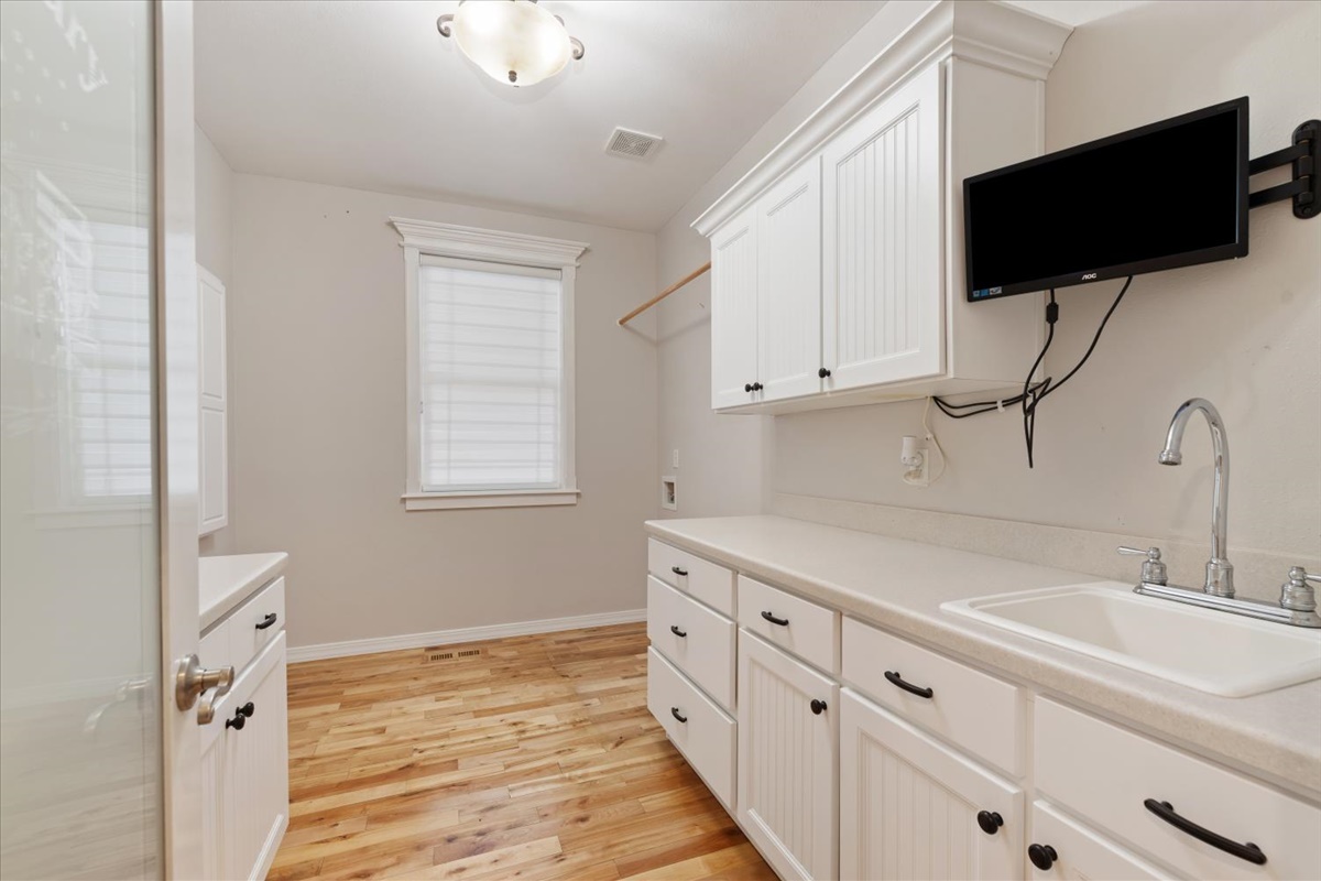 Mountain Home, Idaho, 83647, United States, 4 Bedrooms Bedrooms, ,5 BathroomsBathrooms,Residential,For Sale,1978242