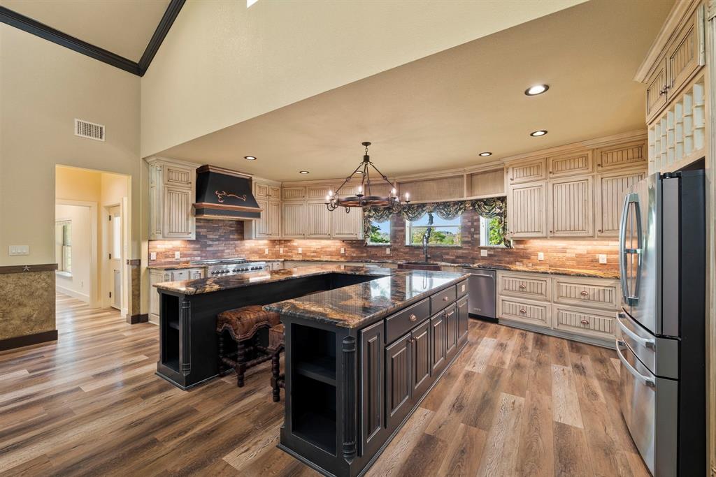 Weatherford, Texas, 76085, United States, 4 Bedrooms Bedrooms, ,4 BathroomsBathrooms,Residential,For Sale,1977773