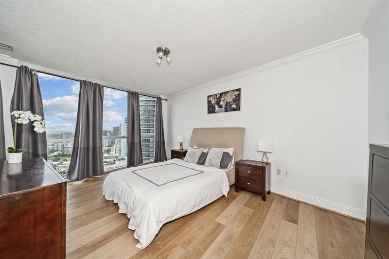 Miami, Florida, 33132, United States, 2 Bedrooms Bedrooms, ,2 BathroomsBathrooms,Residential,For Sale,1793358