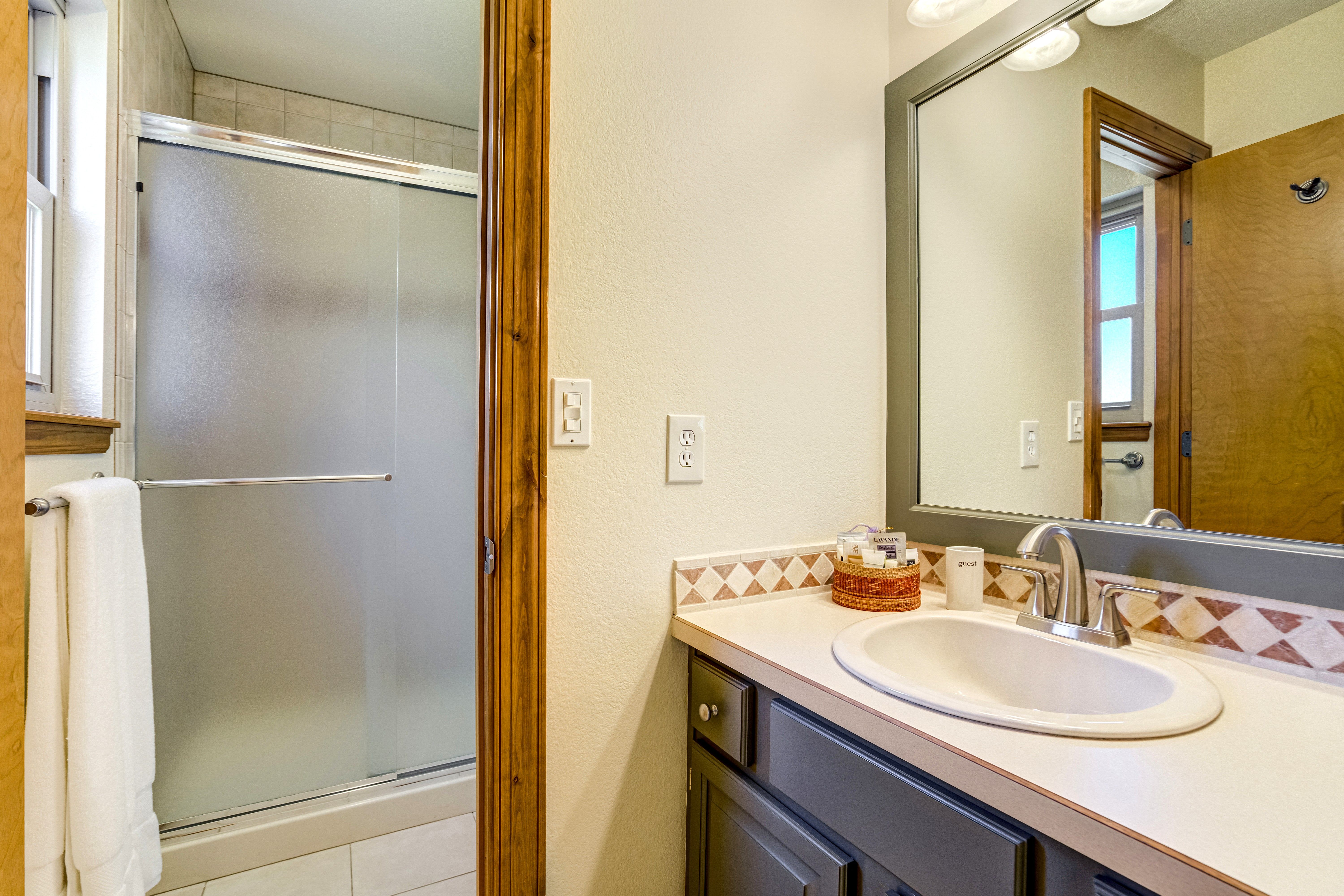  Impeccably Maintained Craftsman Retreat on a Quiet Cul-de-Sac - 物件實景