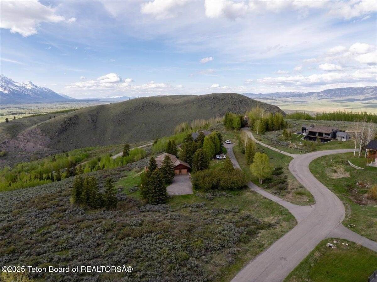 Jackson, Wyoming, 83001, United States, 4 Bedrooms Bedrooms, ,3 BathroomsBathrooms,Residential,For Sale,1845429