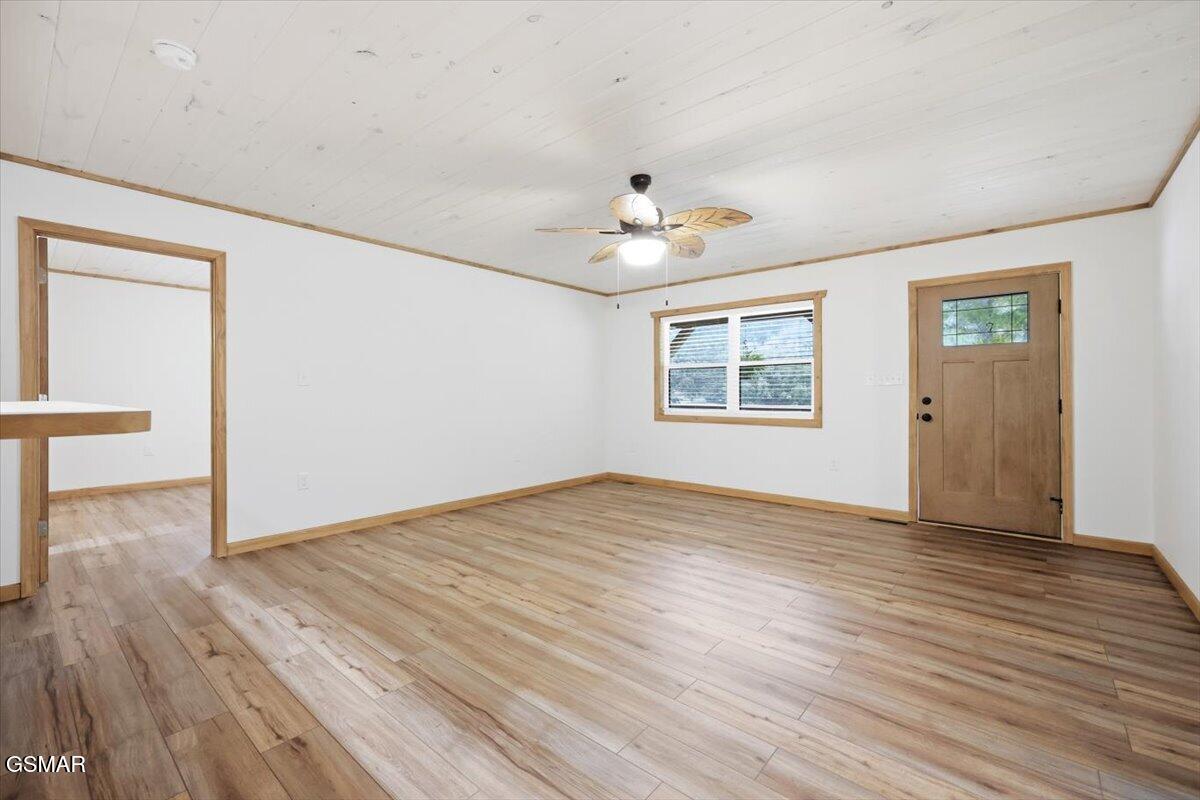 Newport, Tennessee, 37821, United States, 2 Bedrooms Bedrooms, ,2 BathroomsBathrooms,Residential,For Sale,2031504
