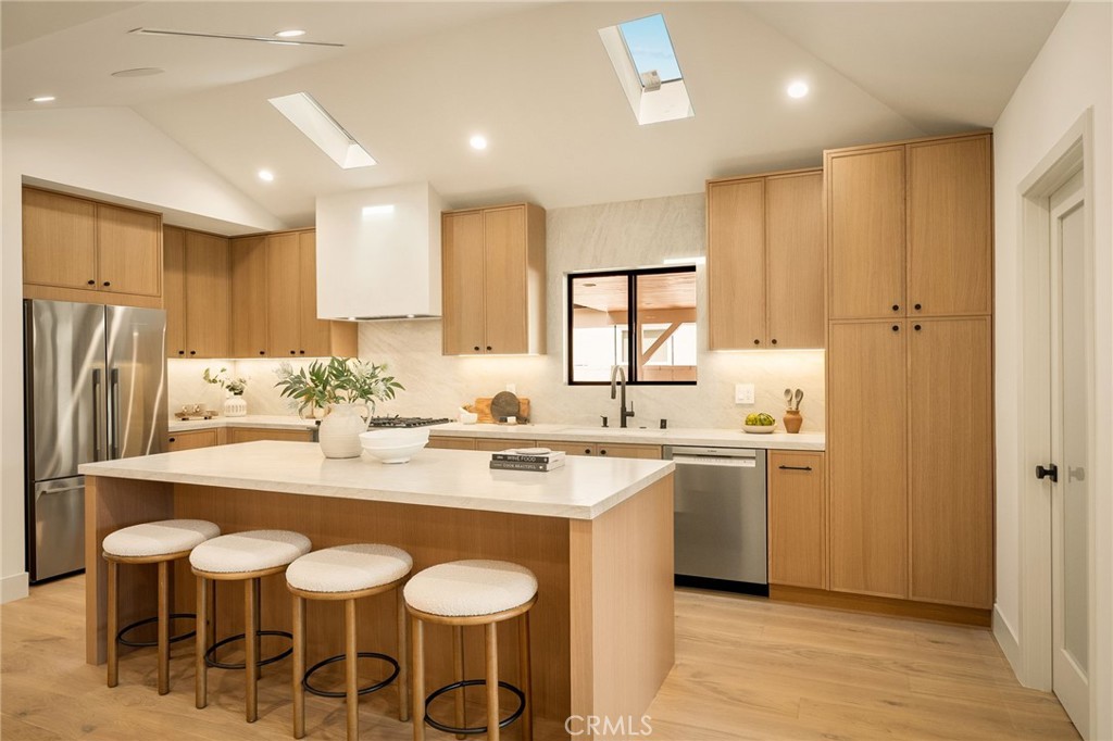 Valley Village, California, 91607, United States, 3 Bedrooms Bedrooms, ,3 BathroomsBathrooms,Residential,For Sale,2002294