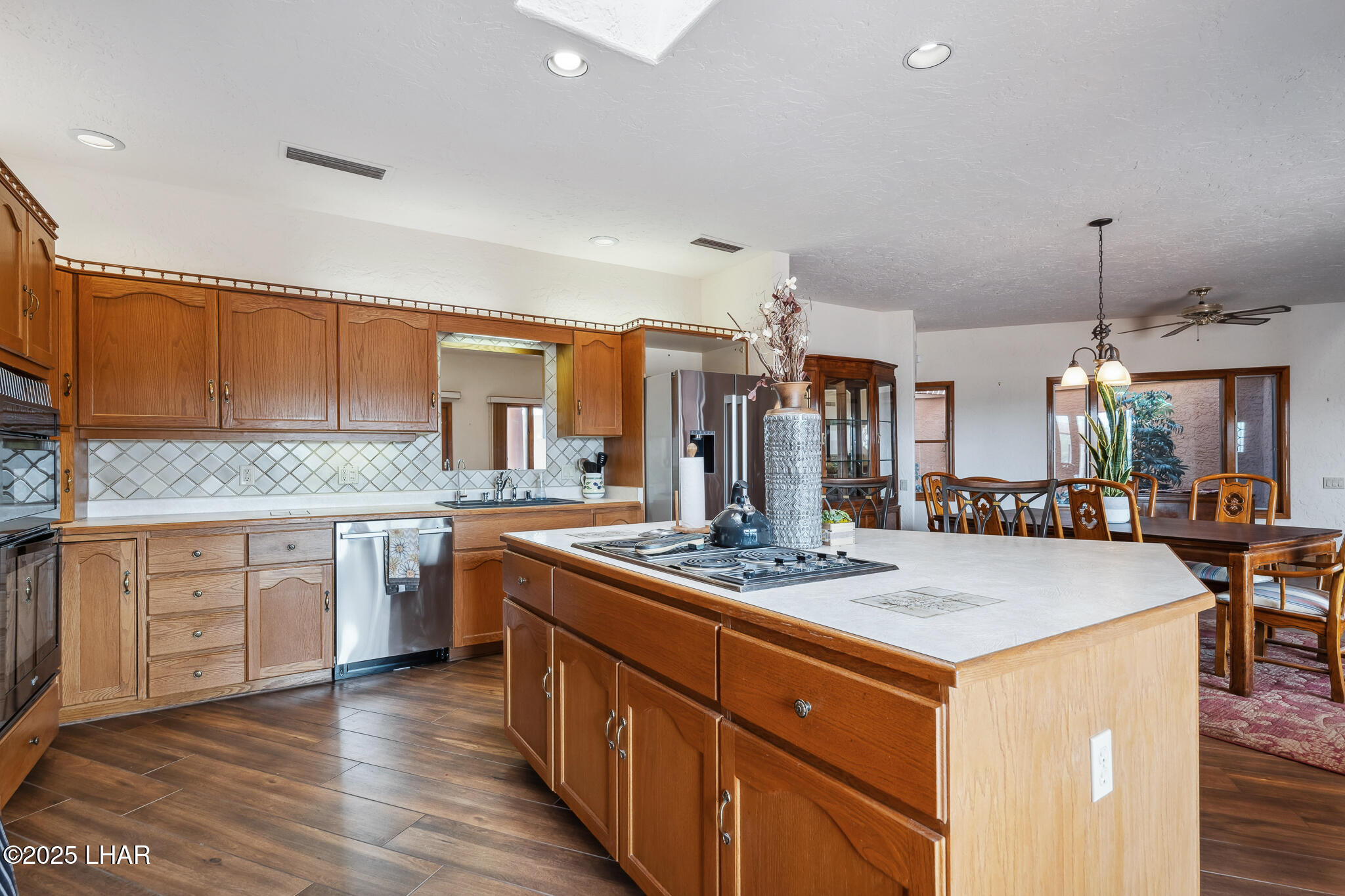 Lake Havasu City, Arizona, 86406, United States, 2 Bedrooms Bedrooms, ,2 BathroomsBathrooms,Residential,For Sale,1932583