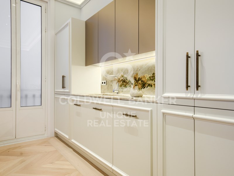 Madrid, Comunidad de Madrid, ES, 4 Bedrooms Bedrooms, ,5 BathroomsBathrooms,Residential,For Sale,1885233