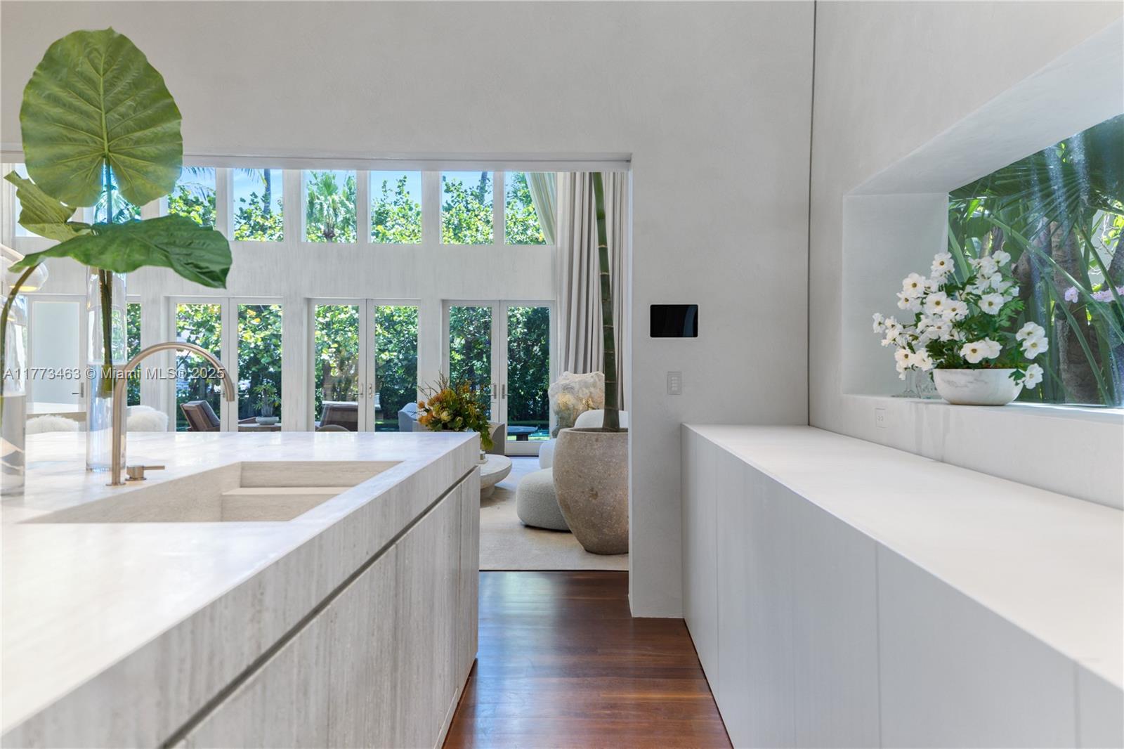 Miami Beach, Florida, 33140, United States, 6 Bedrooms Bedrooms, ,7 BathroomsBathrooms,Residential,For Sale,1759763