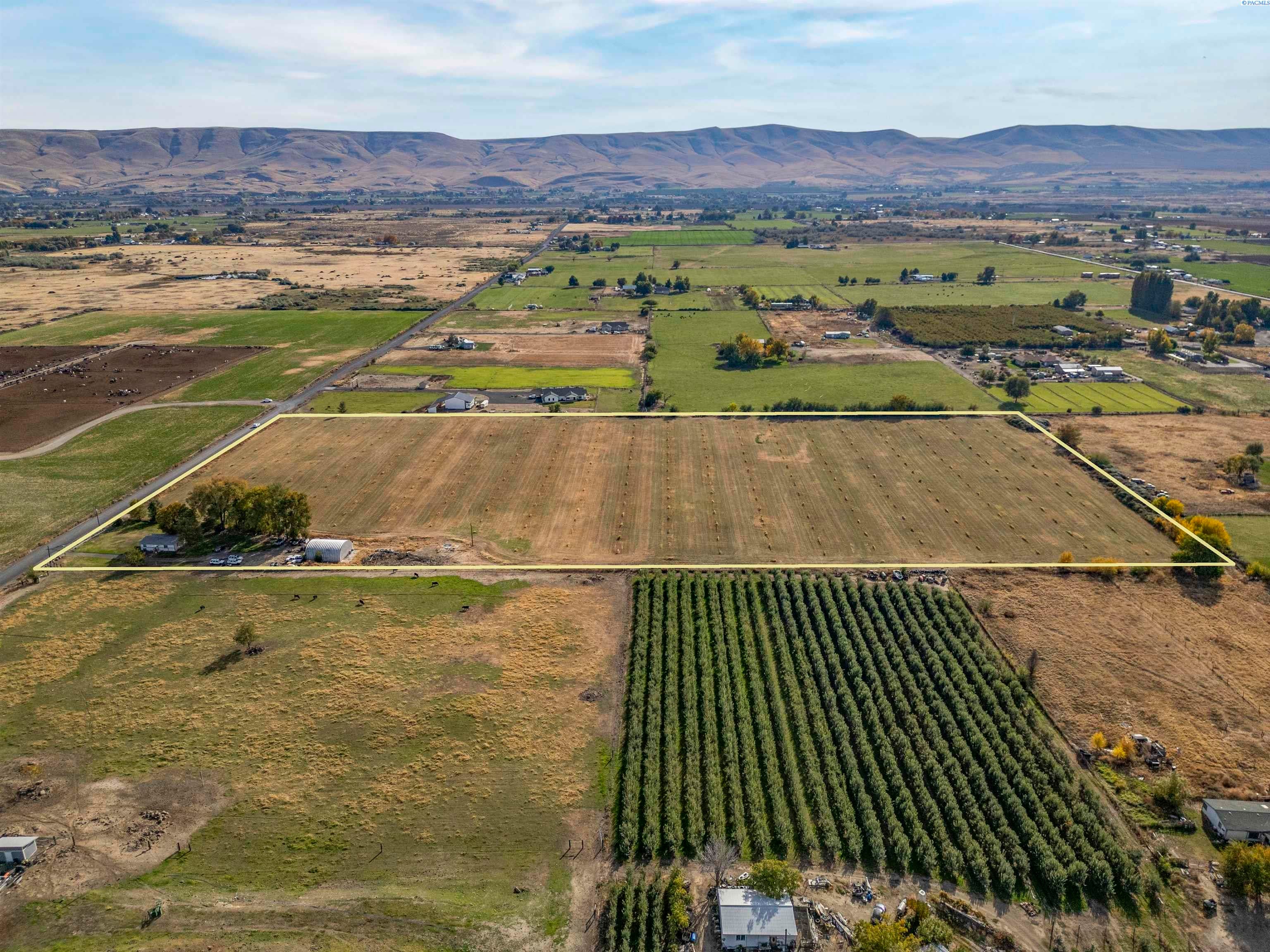 Prosser, Washington, 99350, United States, 3 Bedrooms Bedrooms, ,2 BathroomsBathrooms,Residential,For Sale,1981209